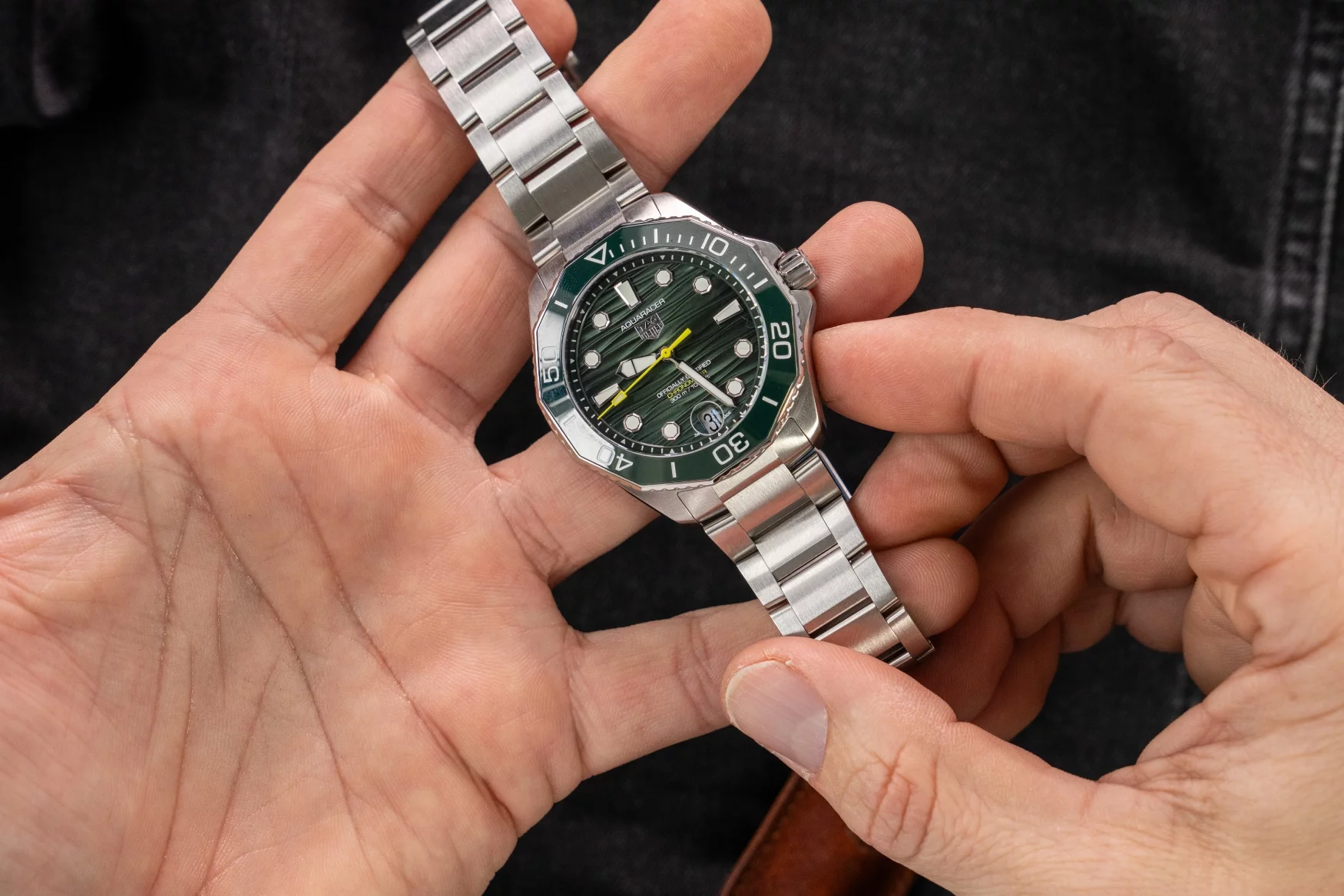 TAG Heuer Aquaracer Professional 300 Date & GMT | HANDS ON