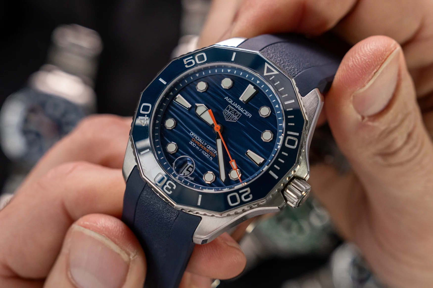 TAG Heuer Aquaracer Professional 300 Date & GMT | HANDS ON