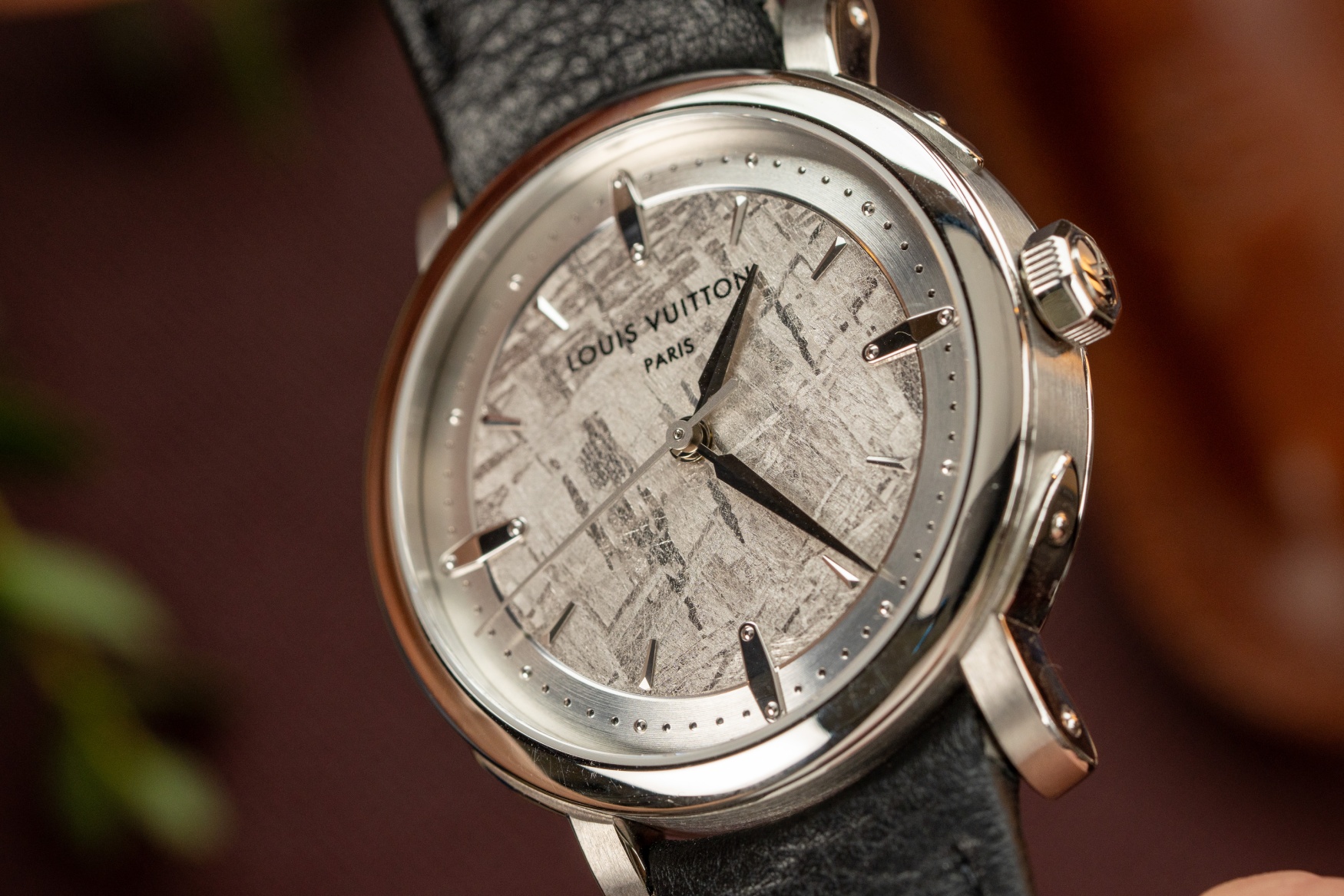 louis vuitton escale time only meteorite dial