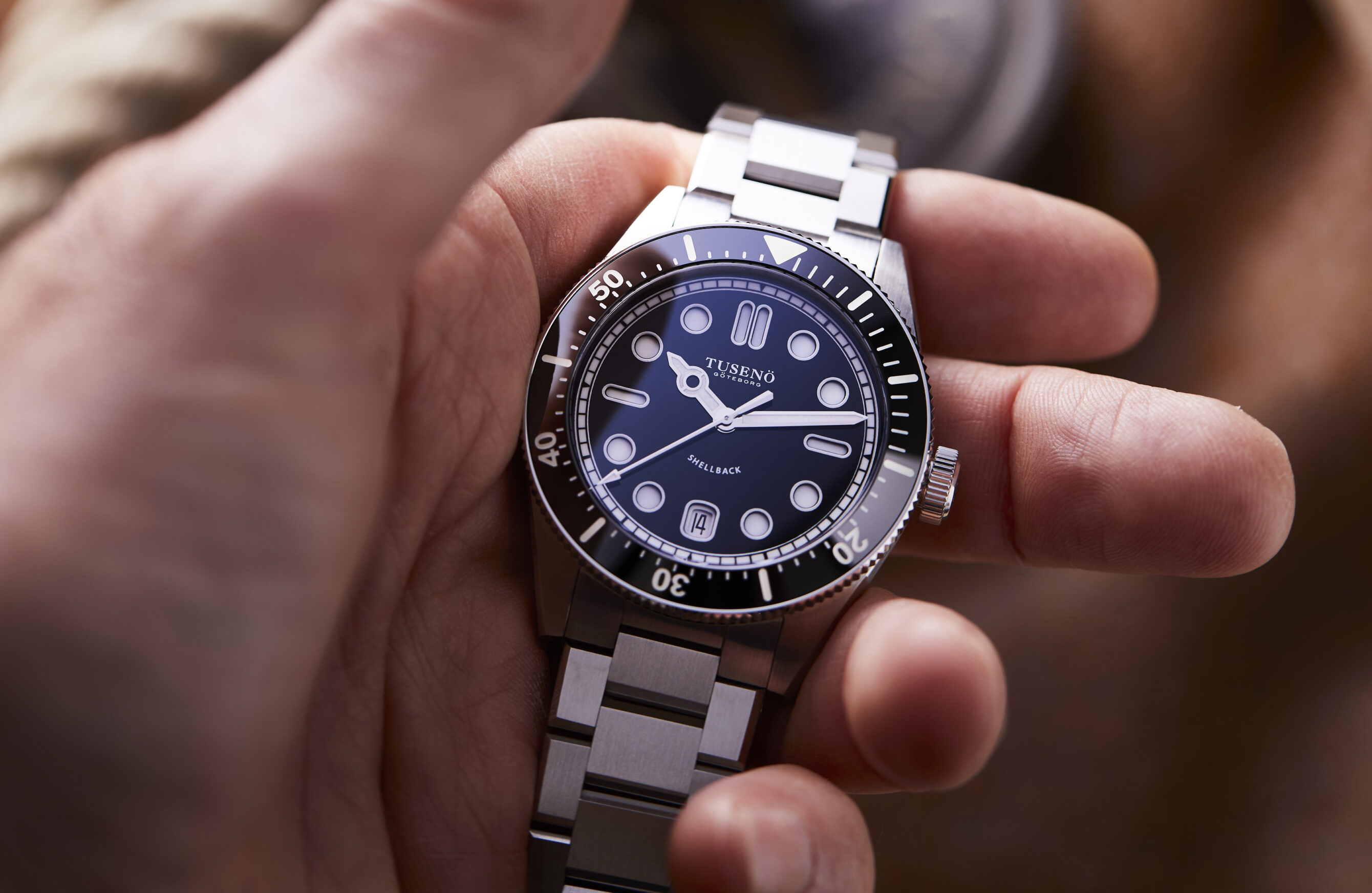 tuseno shellback v2 black dial in hand