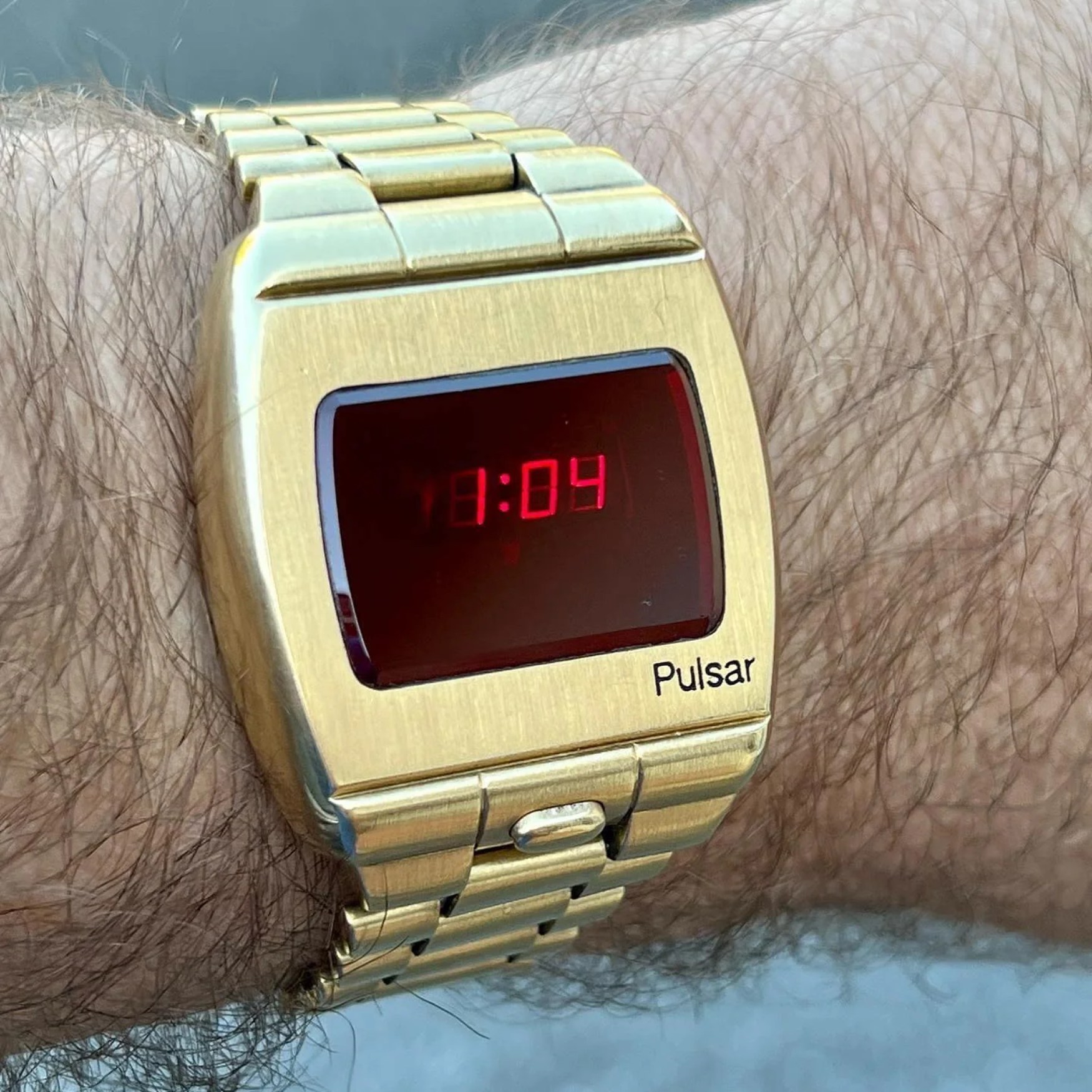 hamilton pulsar p1 wrist