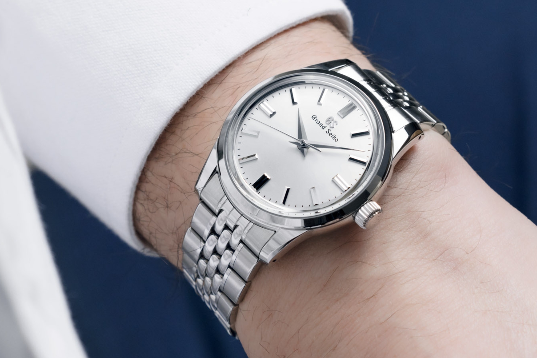 grand seiko sbgw305 wrist