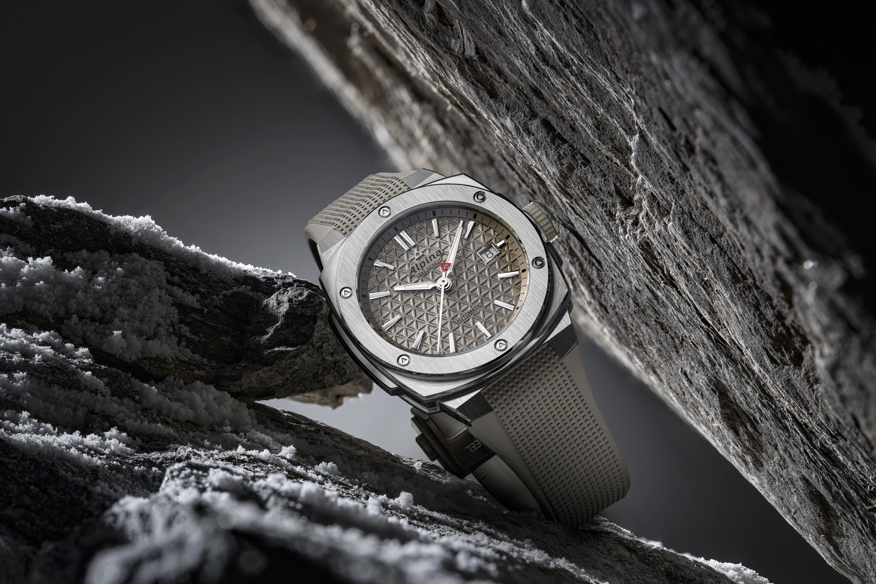 Alpina Alpiner Extreme Automatic 39mm beige