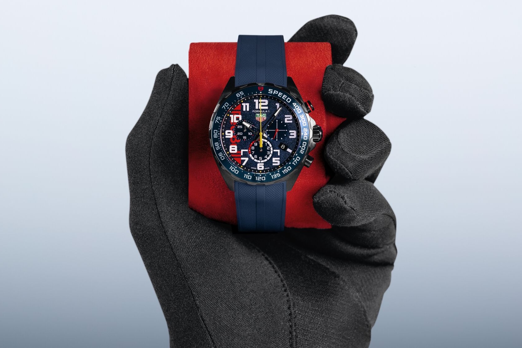 TAG Heuer Formula 1 Chronograph x Oracle Red Bull Racing in hand