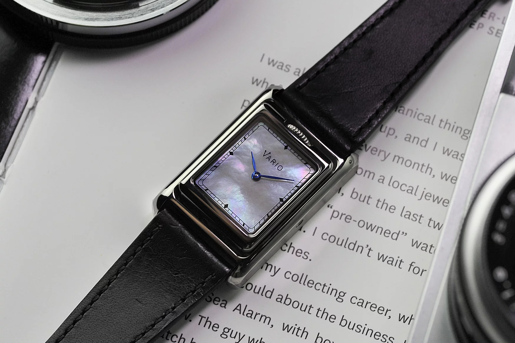 Vario Versa Mother of Pearl | MICRO MONDAYS