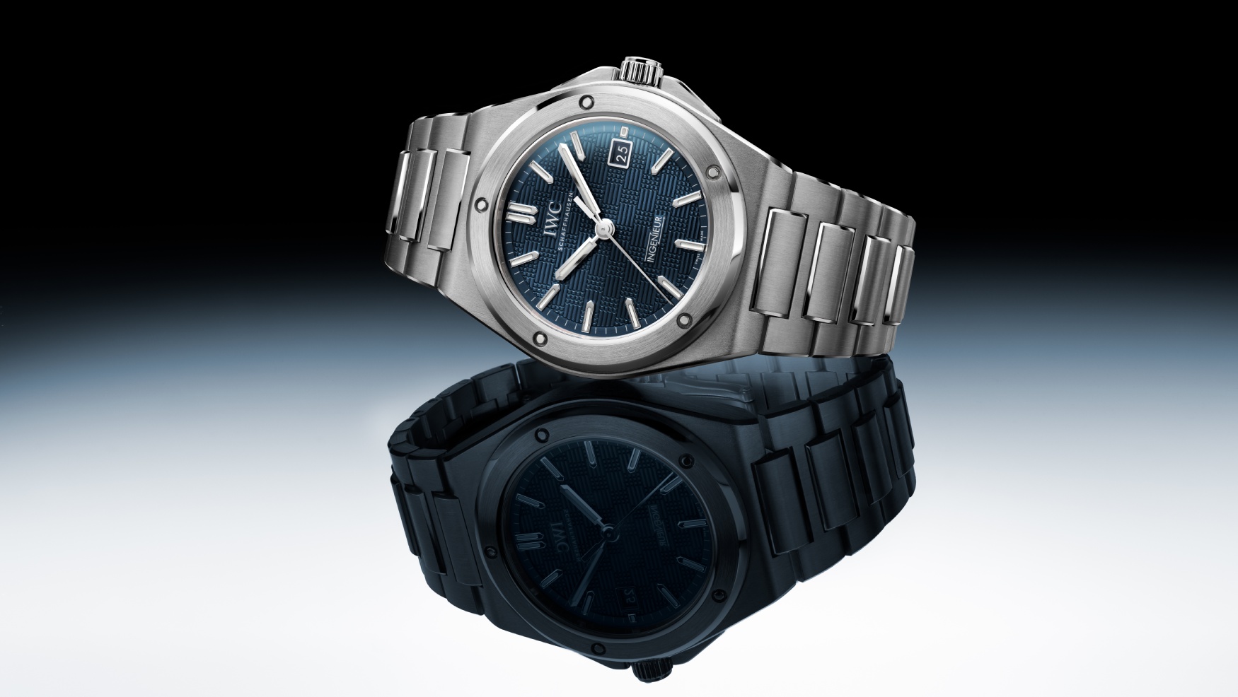 iwc ingenieur automatic 40 blue dial feature