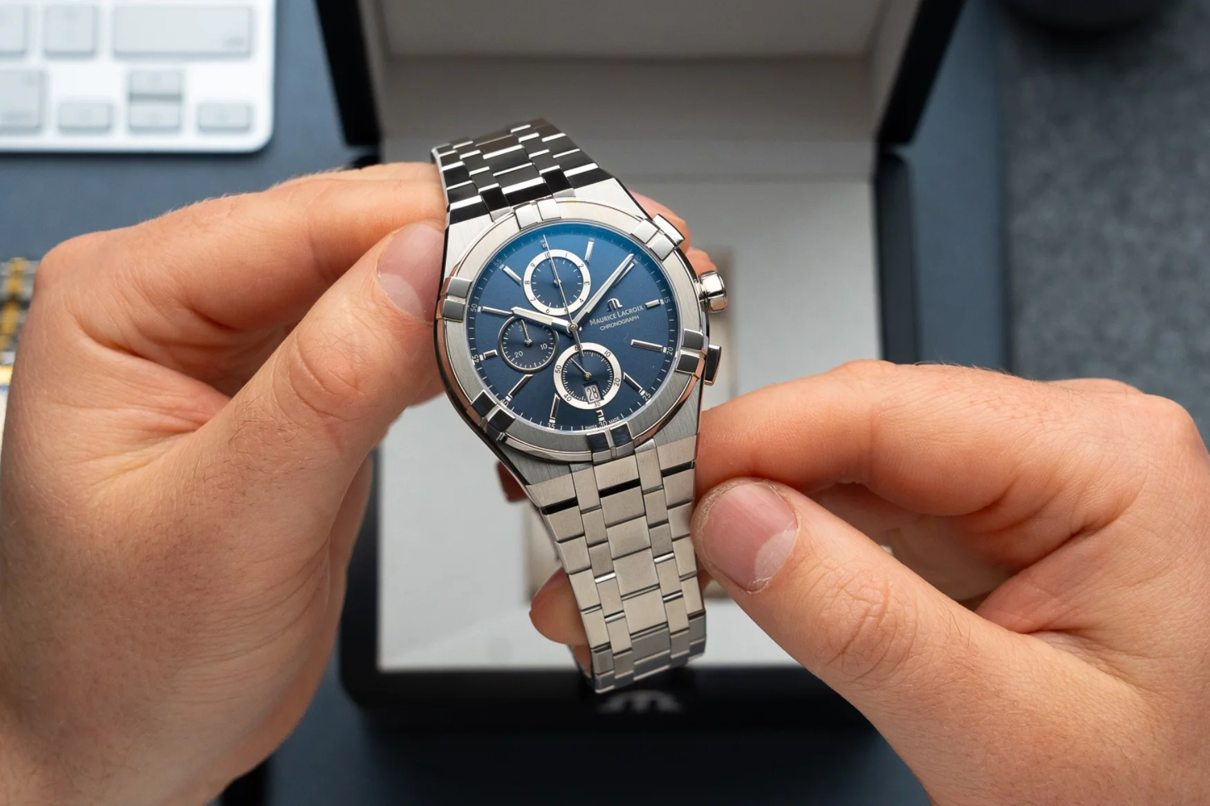 時計 MAURICE LACROIX AIKON QUARTZ DATE 40MM AIKON QUARTZ DATE 40MM - AIKON collection - USA | Maurice Lacroix