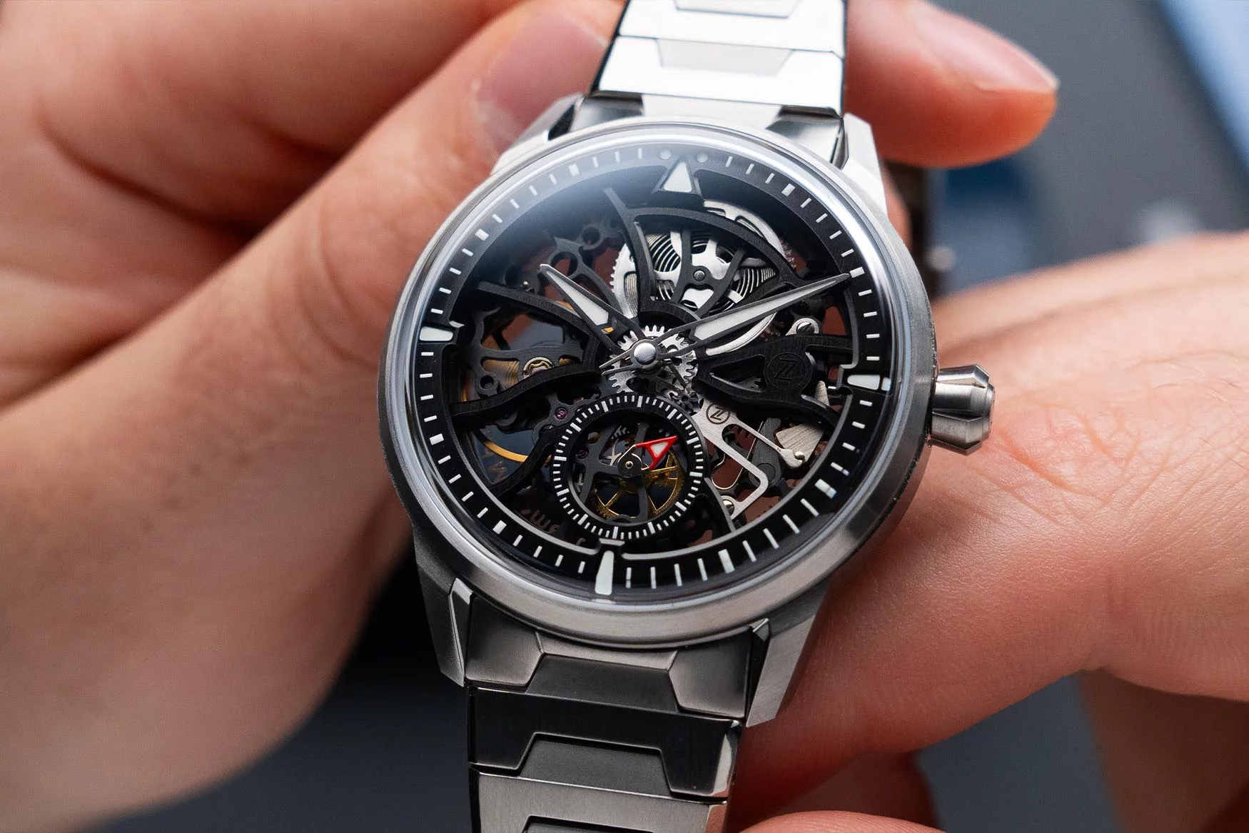 Zelos Skyraider 40 Skeleton Titanium | HANDS ON