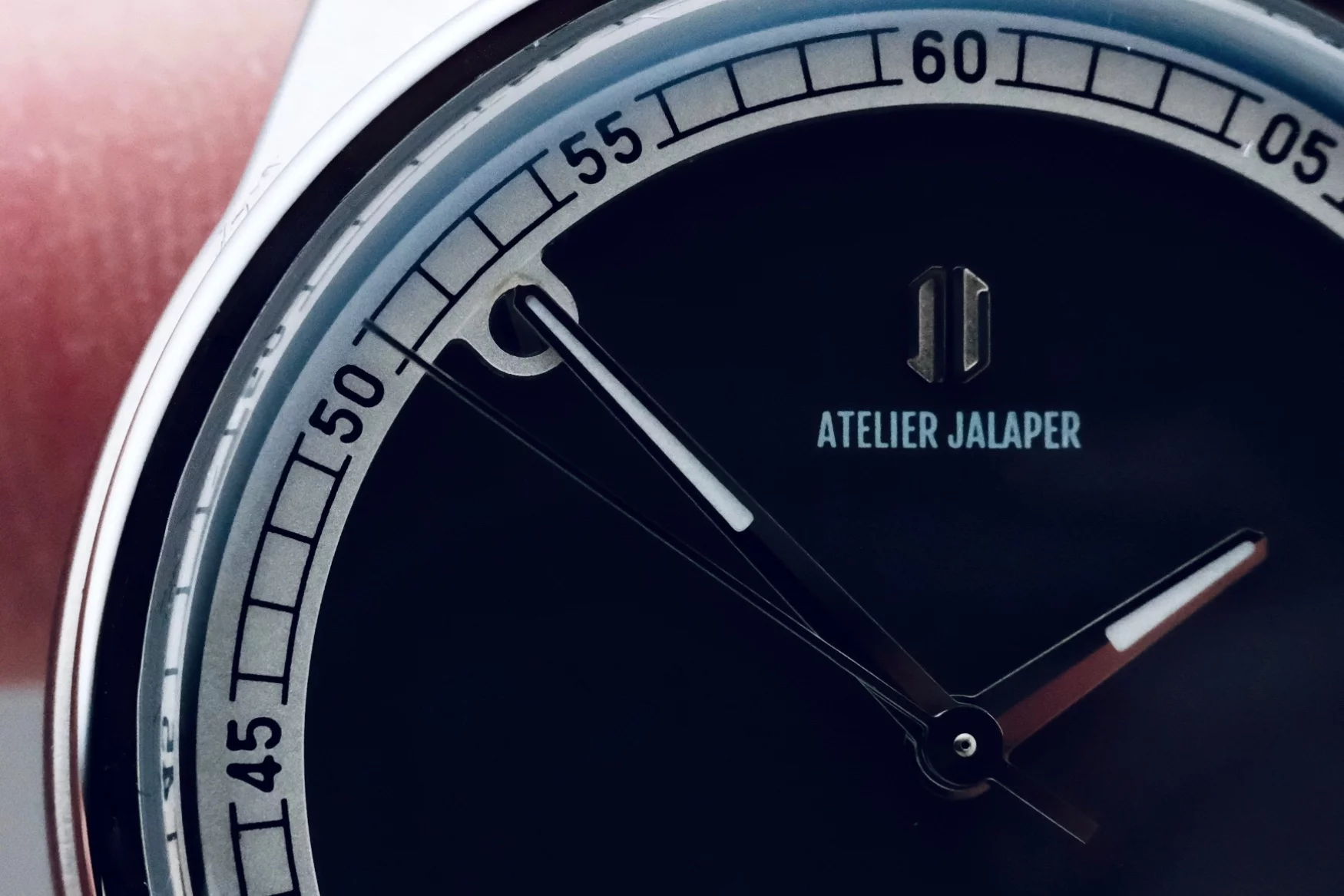 Atelier Jalaper AJ-003 black dial close-up
