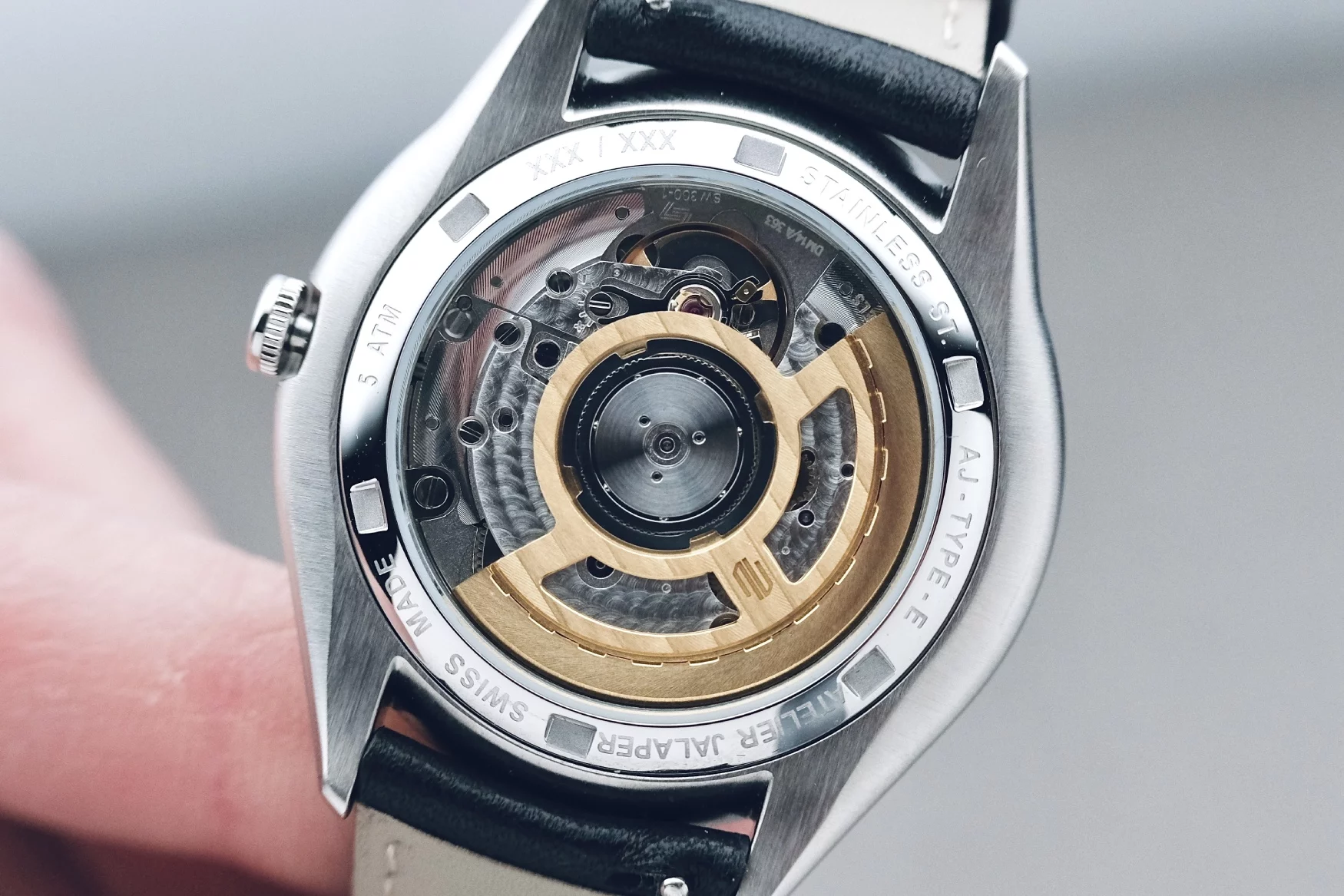 Atelier Jalaper AJ-003 caseback and movement