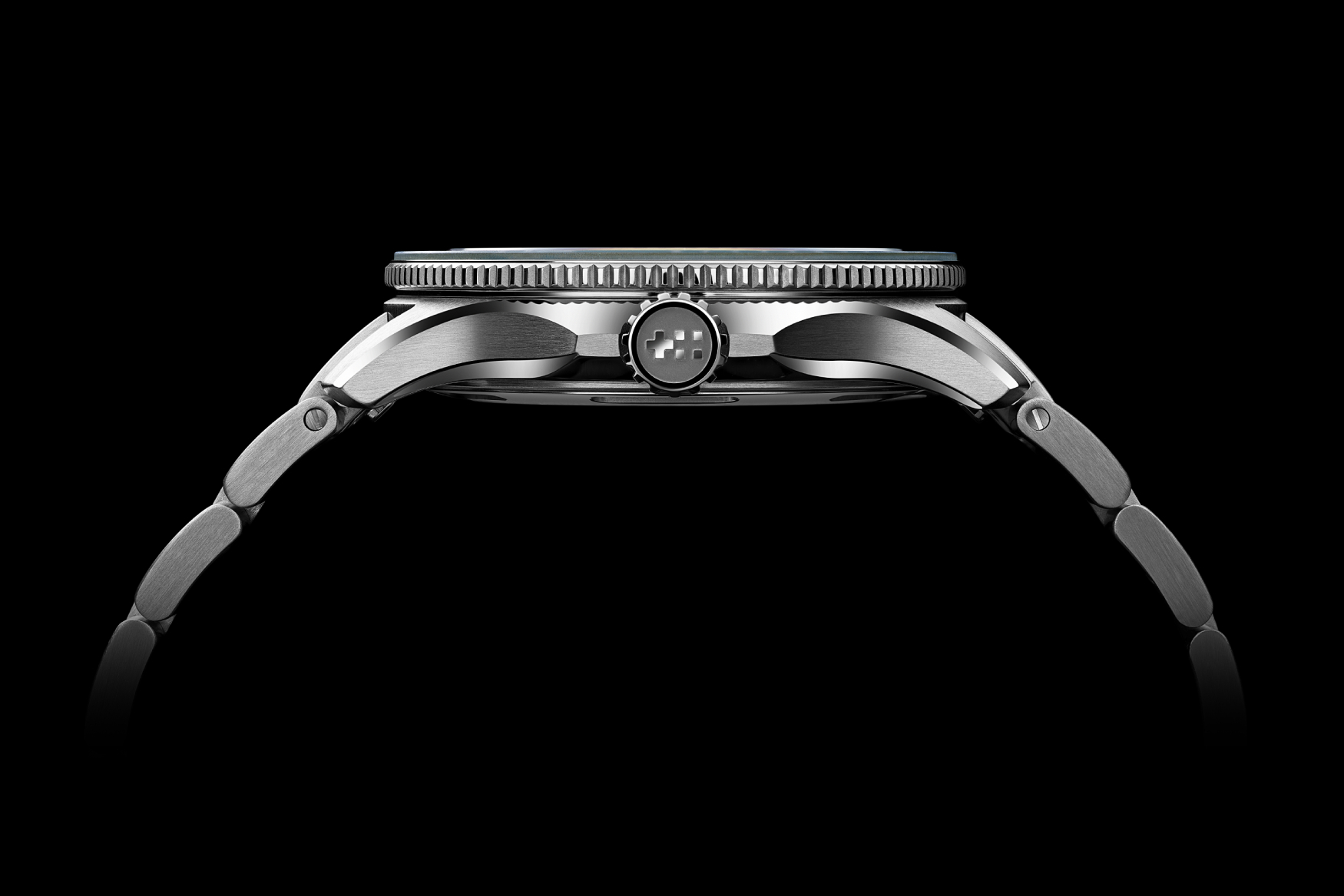 Christopher Ward C60 Sapphire Edge profile