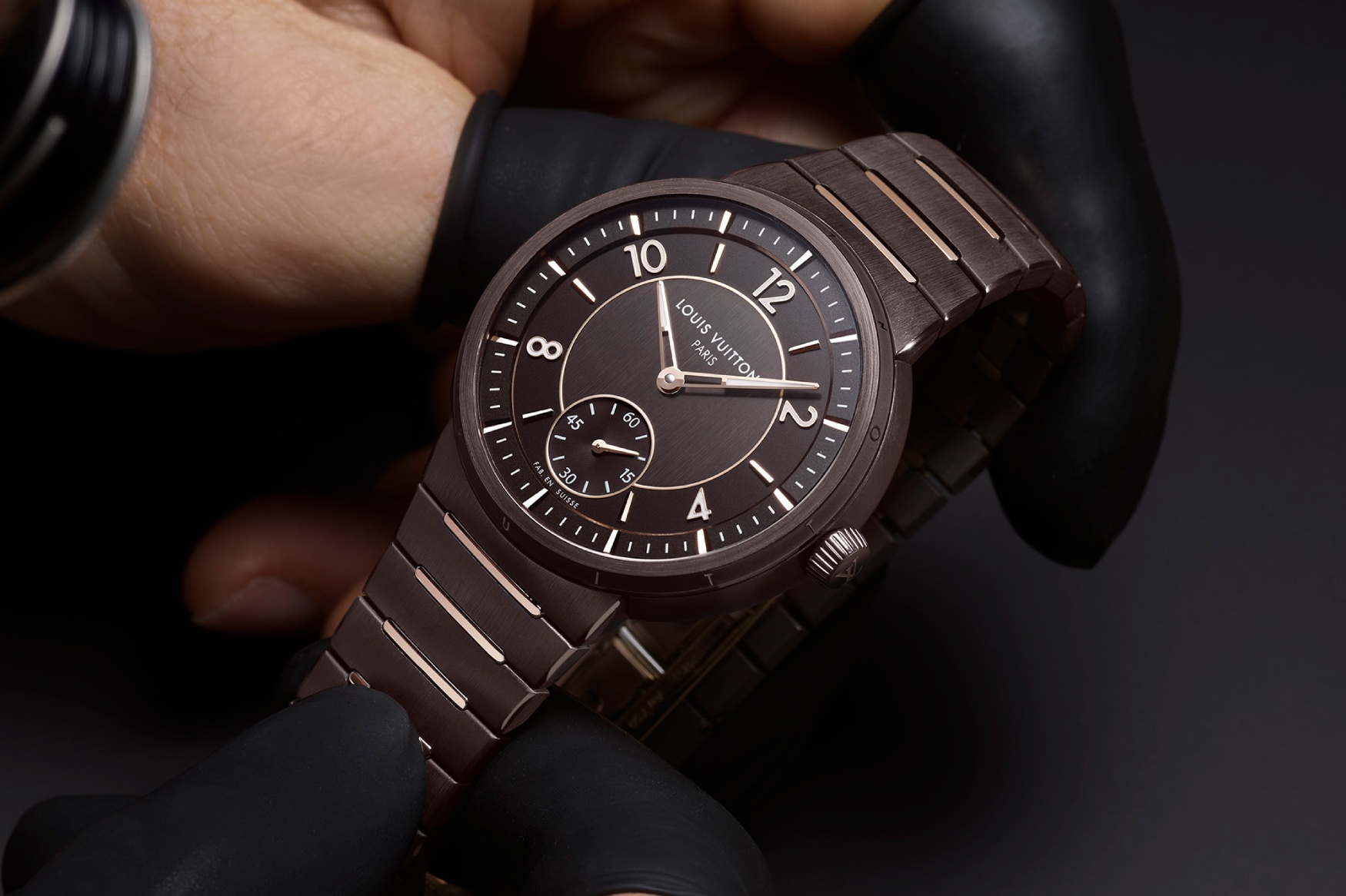 louis vuitton tambour brown ceramic case profile