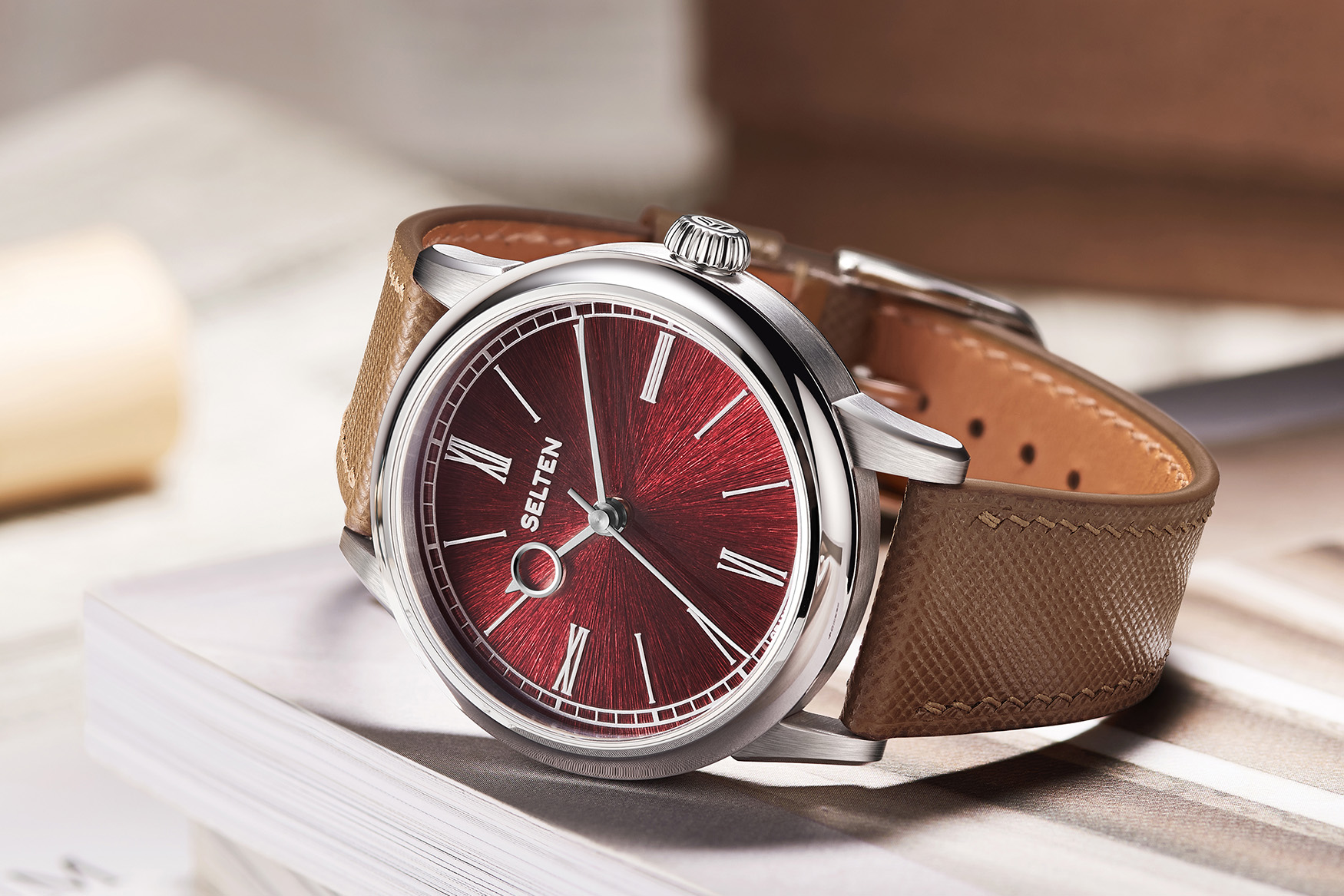 Grand Feweyenamel Series Red