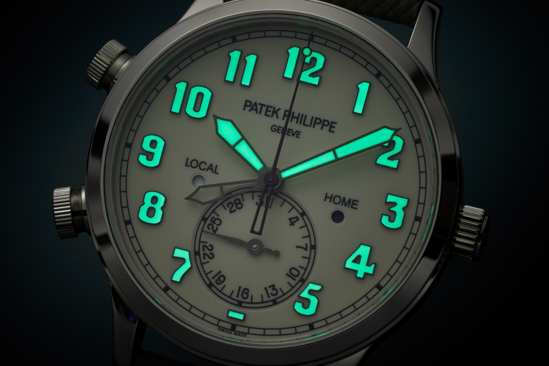 patek philippe calatrava pilot travel time 5525g