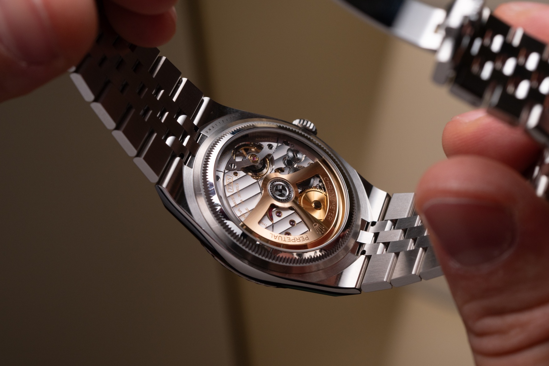 rolex land dweller 40 rolesor movement caseback