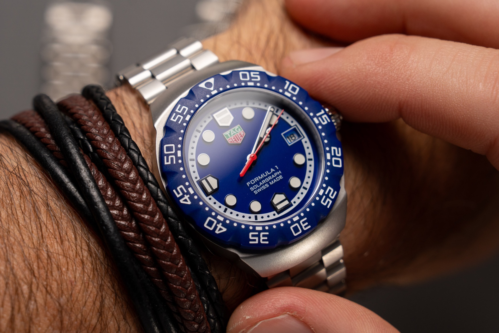 tag heuer formula 1 solargraph blue closeup