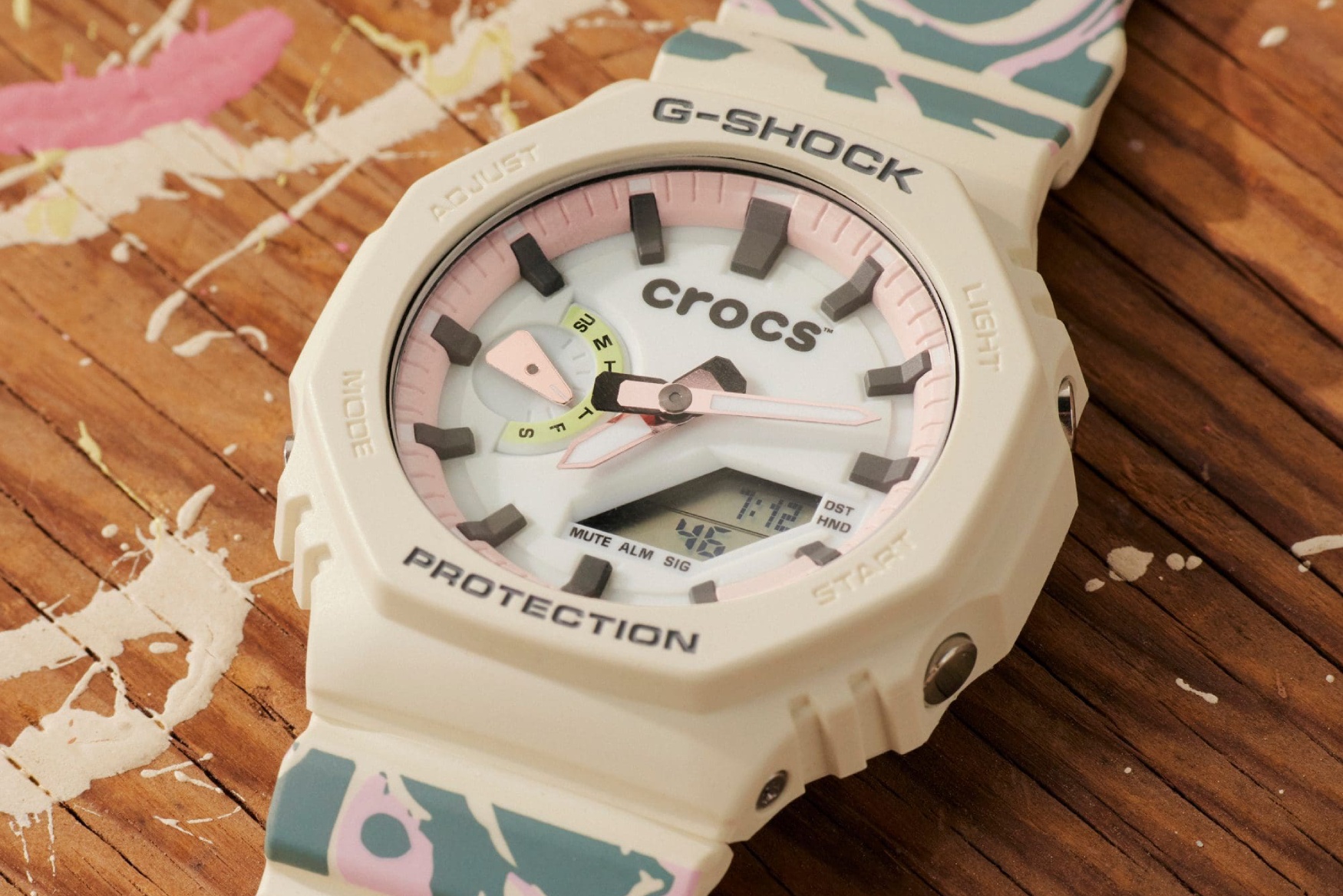 Casio G Shock X Crocs Echo Wave Watch Closinup