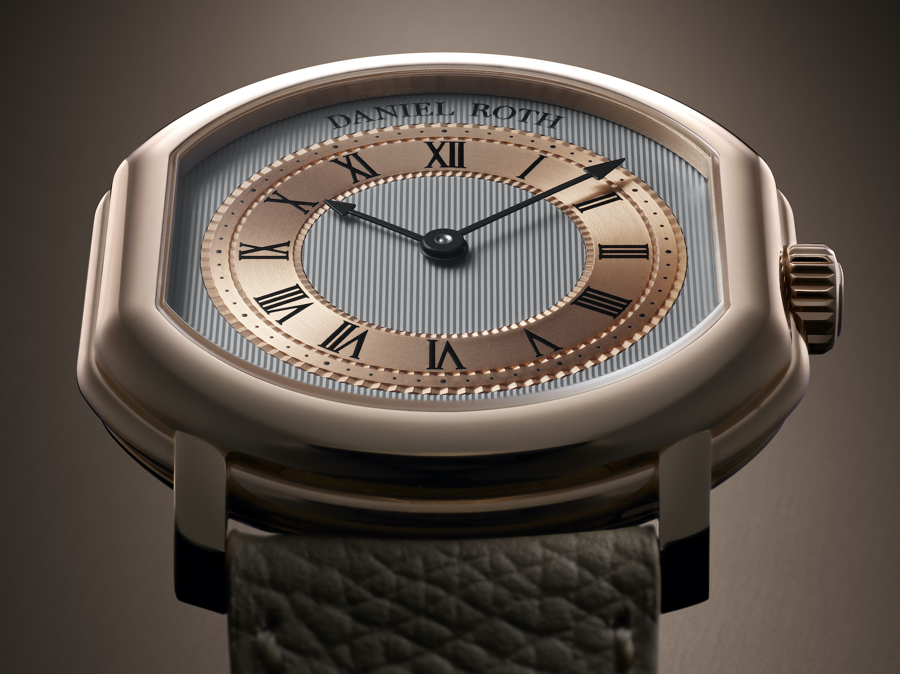 Daniel Roth EXTRA PLAT ROSE GOLD CLOSE UP Presse Digital