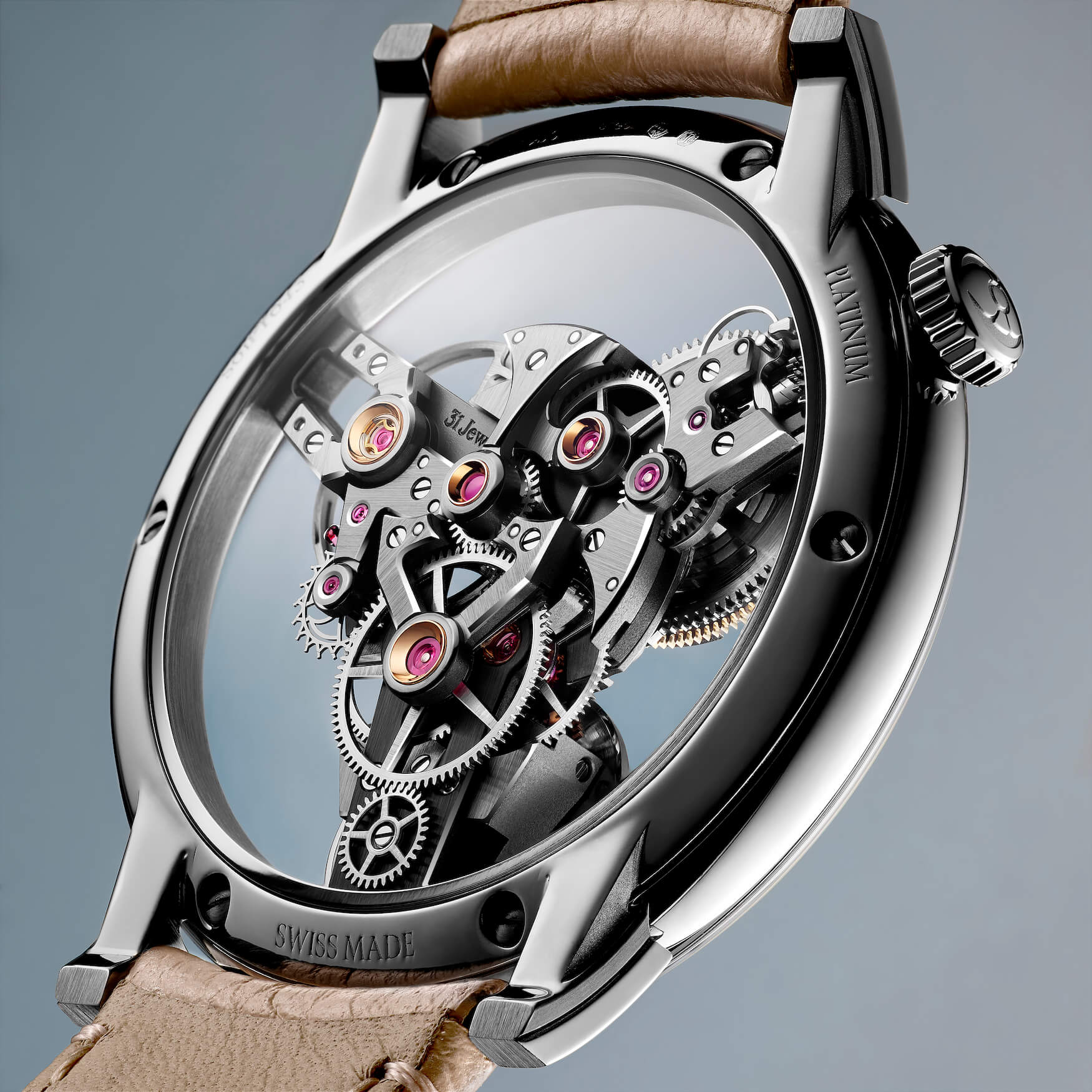 MBANDF SP 1 Platinum Lifestyle Close-up HRES