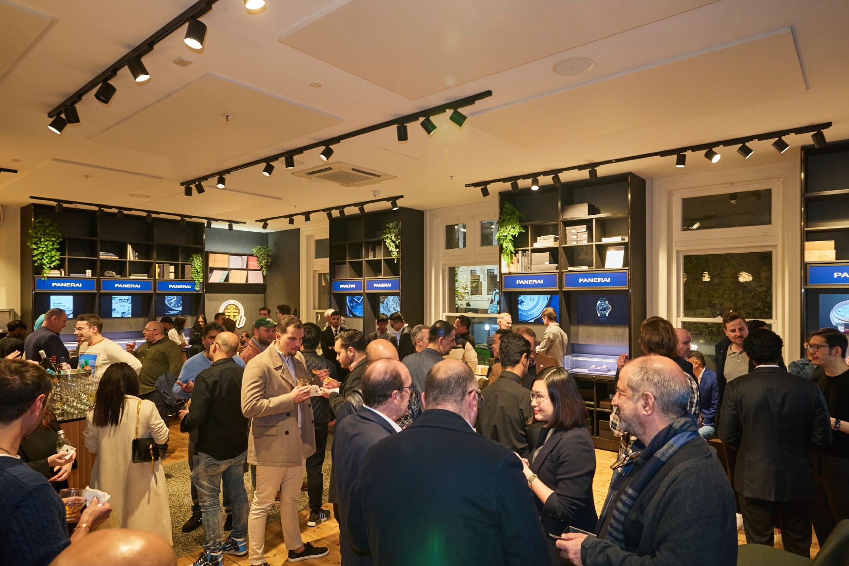 panerai event melb may25 crowd shot