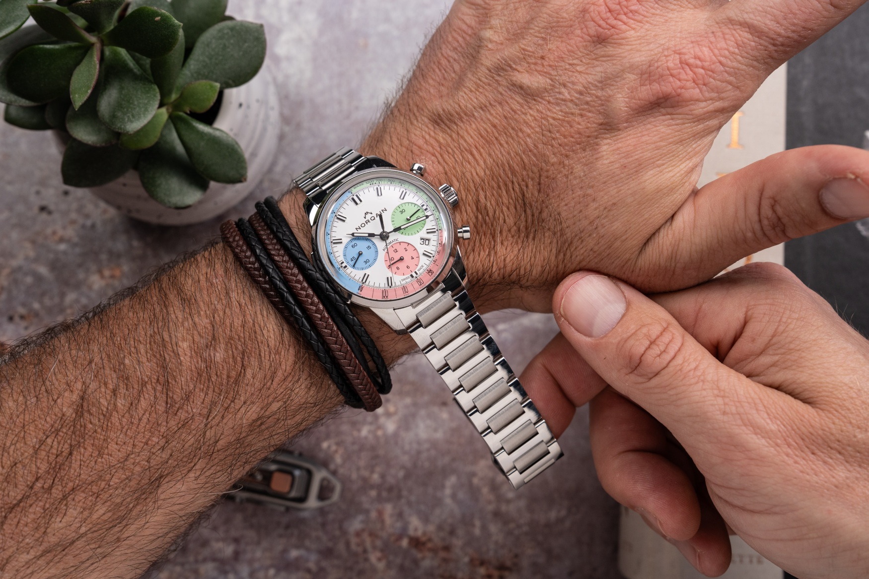 norqain freedom 60 chrono 40mm enjoy life 3