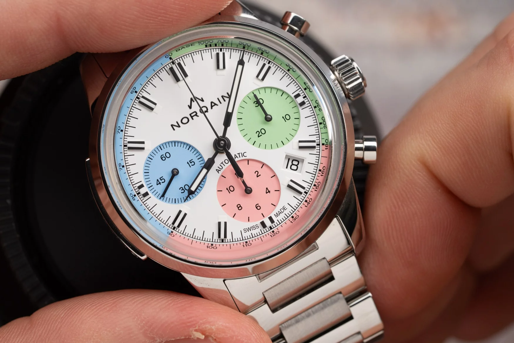 Norqain Freedom 60 Chrono 40mm Enjoy Life | HANDS ON