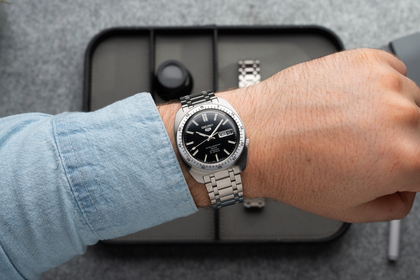 seiko 5 sports gene kranz black srpl93 wrist