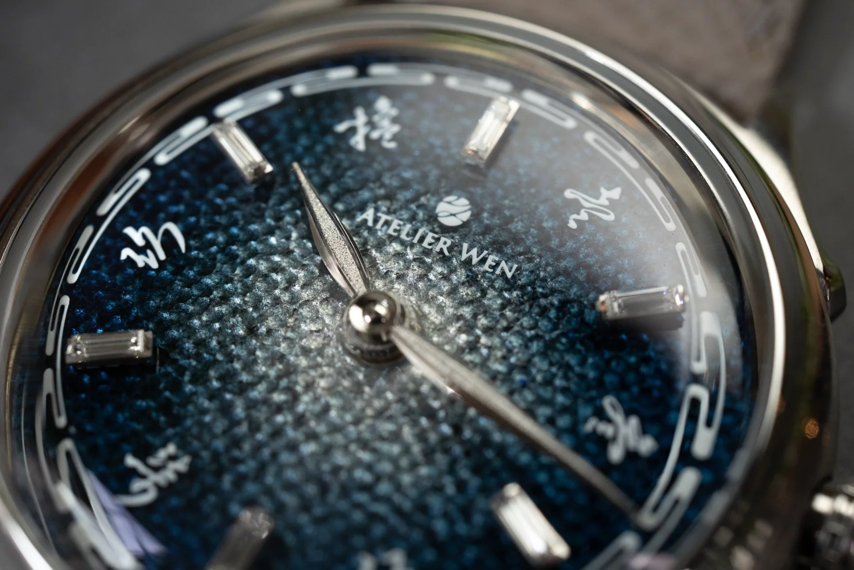 Atelier Wen Ancestra Jiāo dial closeup
