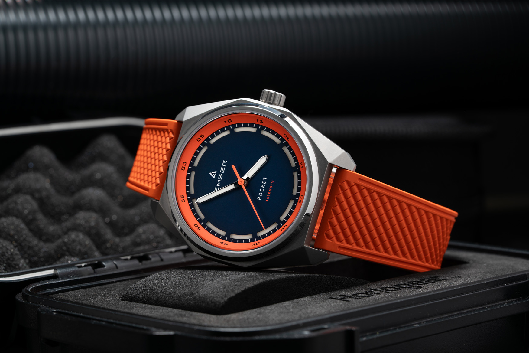 Ember Rocket Blue Orange Lifestyle 2