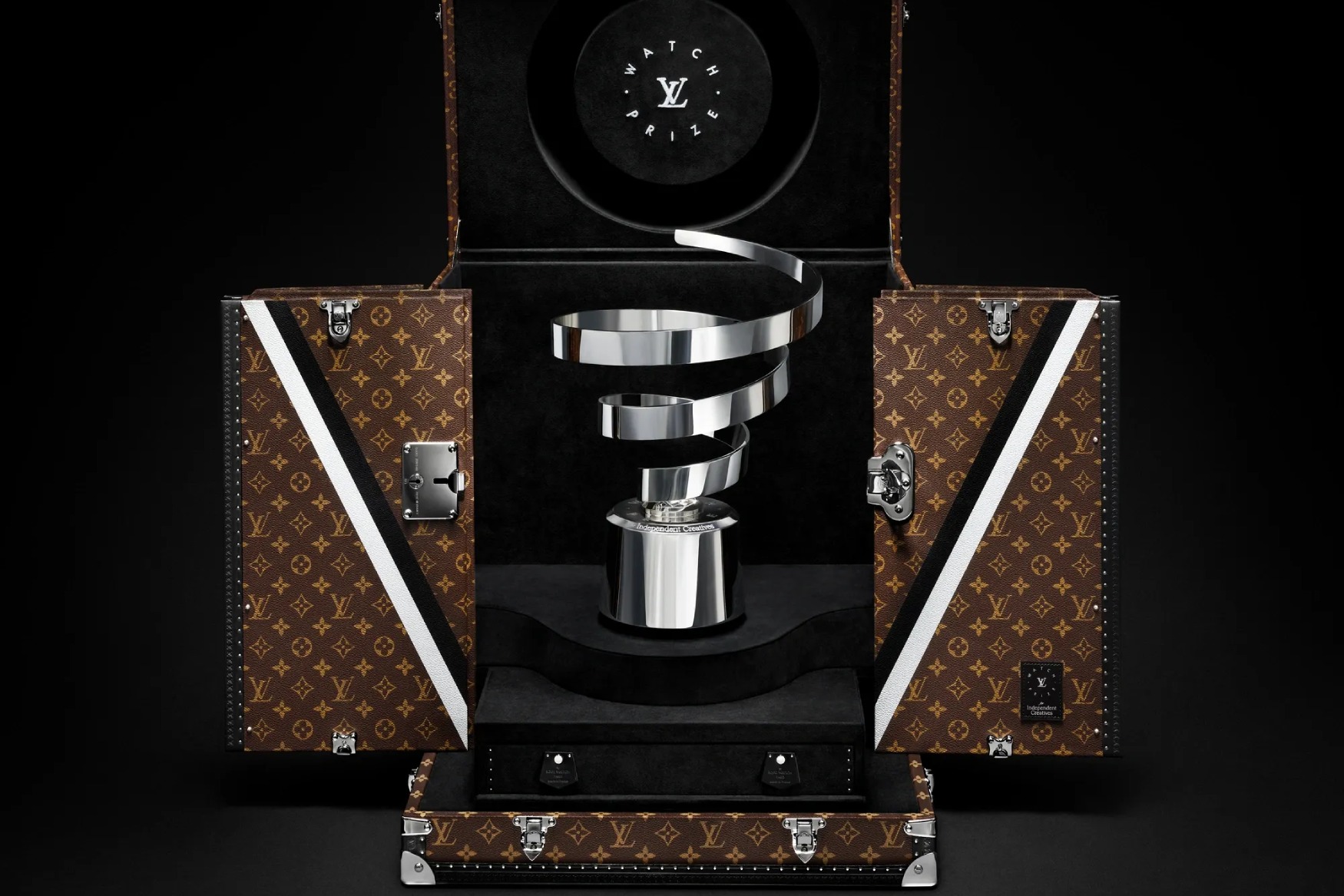 Louis Vuitton Independent Creatives Prize trophy