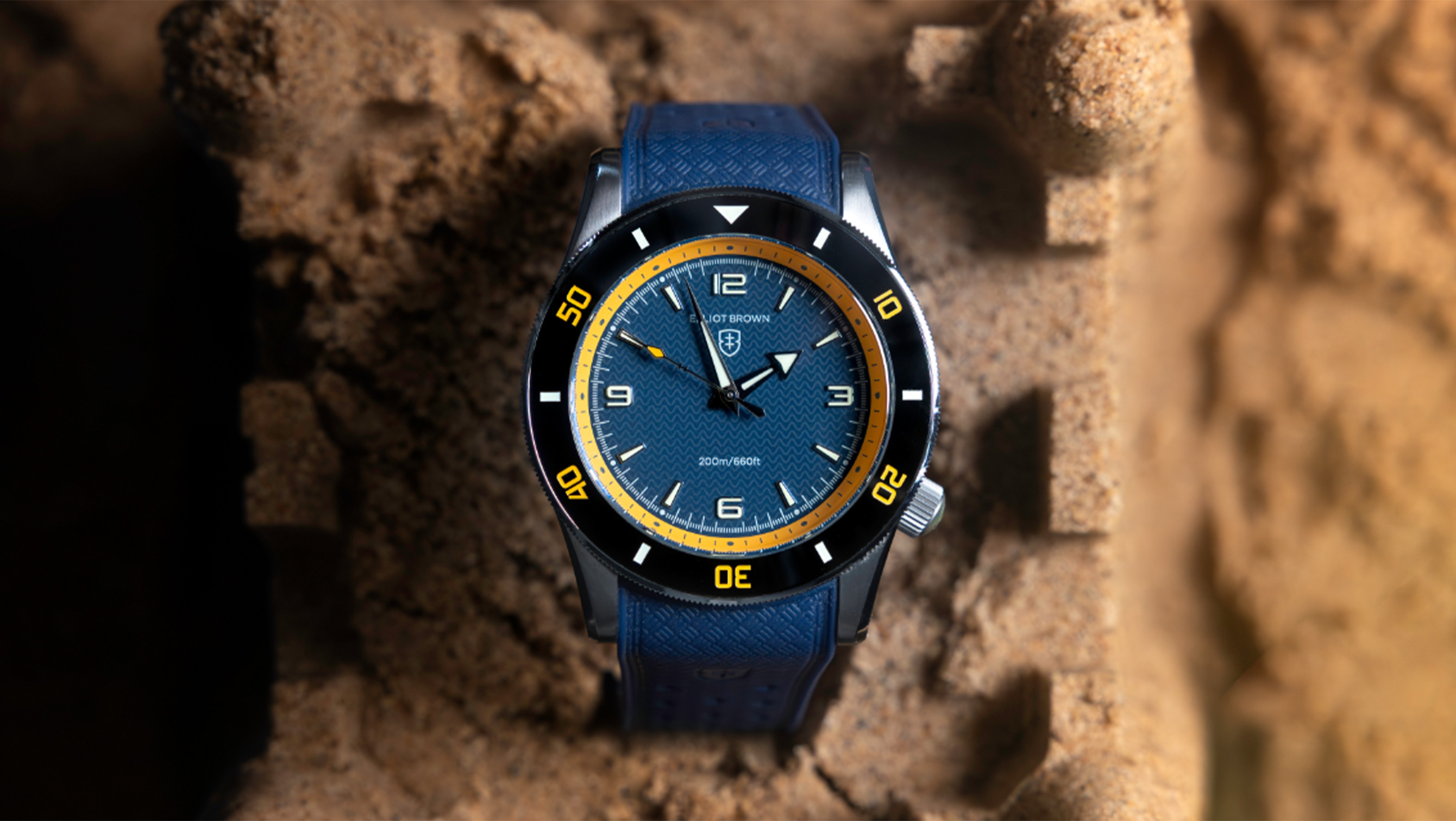 Elliot Brown brings summer vibes to its Bloxworth Heritage Diver with the new Chromatic Collection