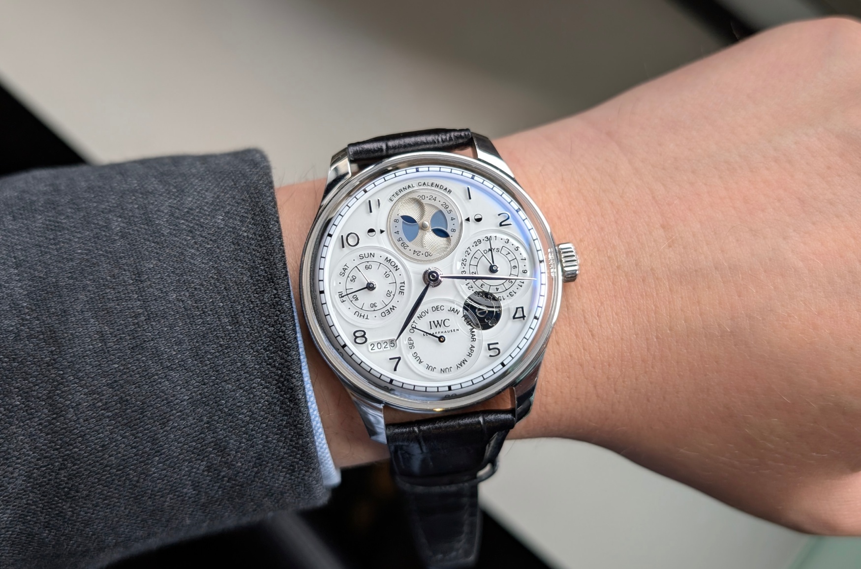 IWC High Horology Trunk displays eternal calendar1