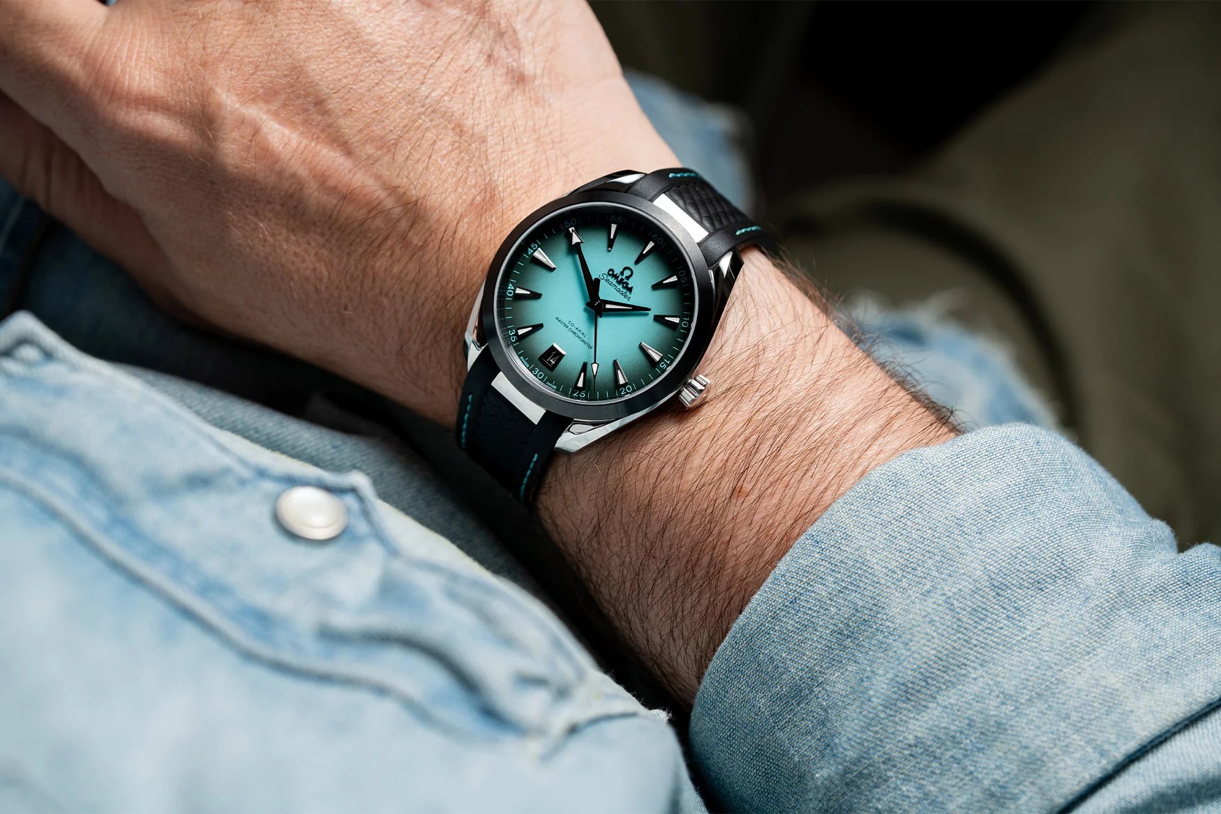 omega-aqua-terra-turqouise-41mm-wristshot.jpg.webp