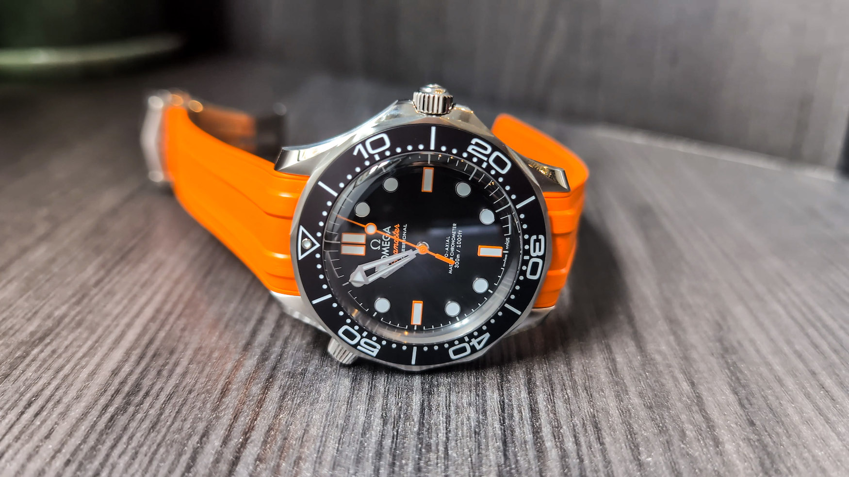 Omega Seamaster Diver 300m Orange 11