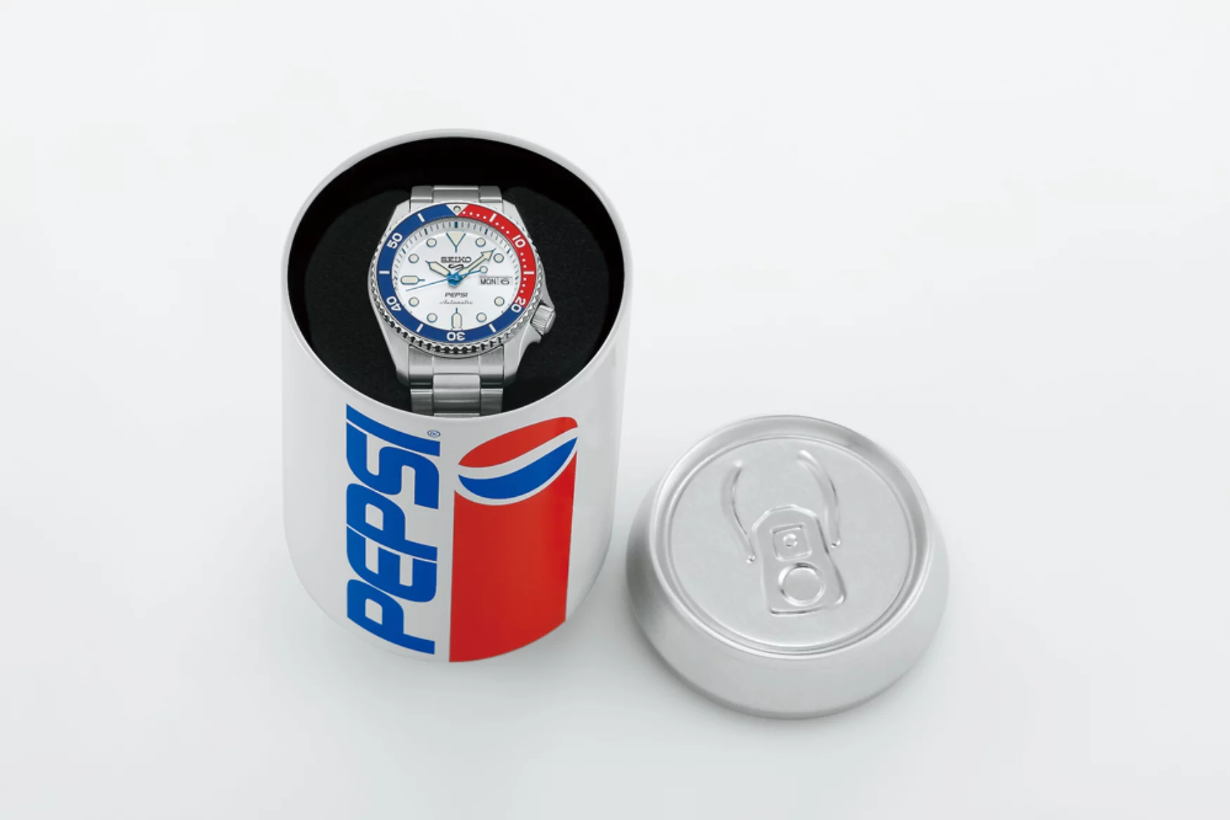 Seiko 5 Sports x Pepsi Limited Edition SRPL99 box
