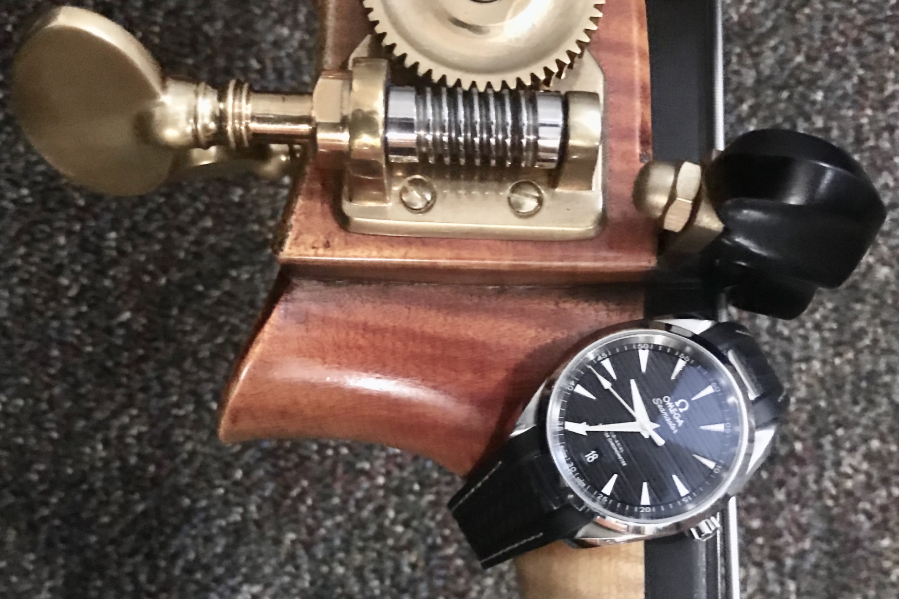 Omega Aqua Terra Scroll Shot