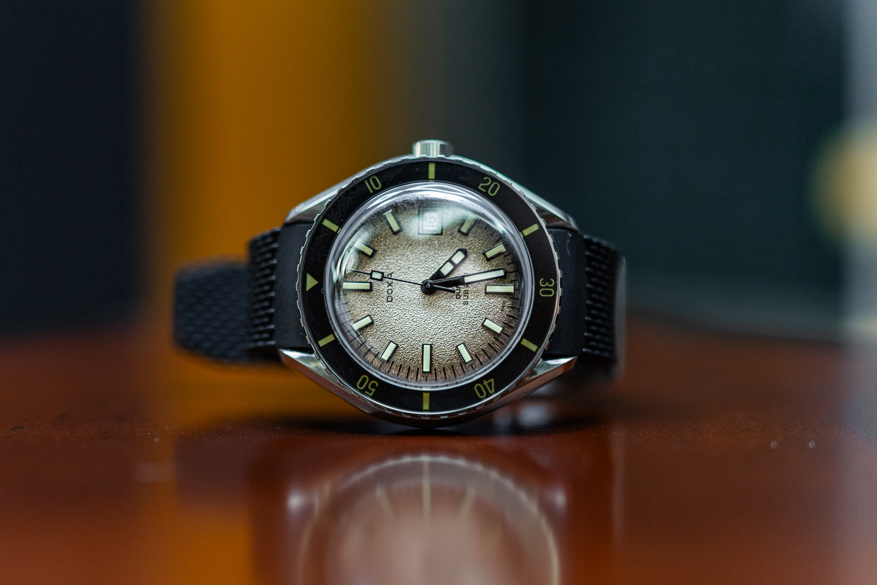 Doxa Sub 200 Dune Lifestyle