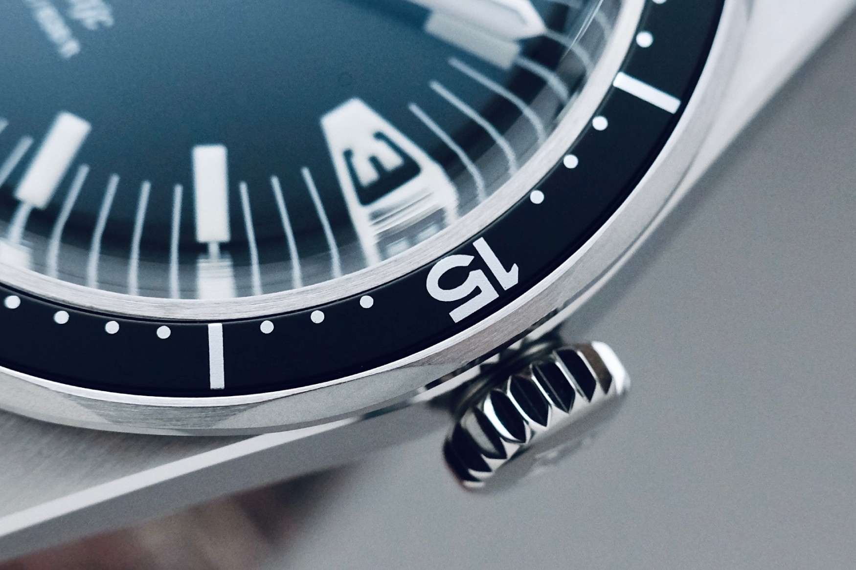 HTD Aquatìc MkII bezel detail