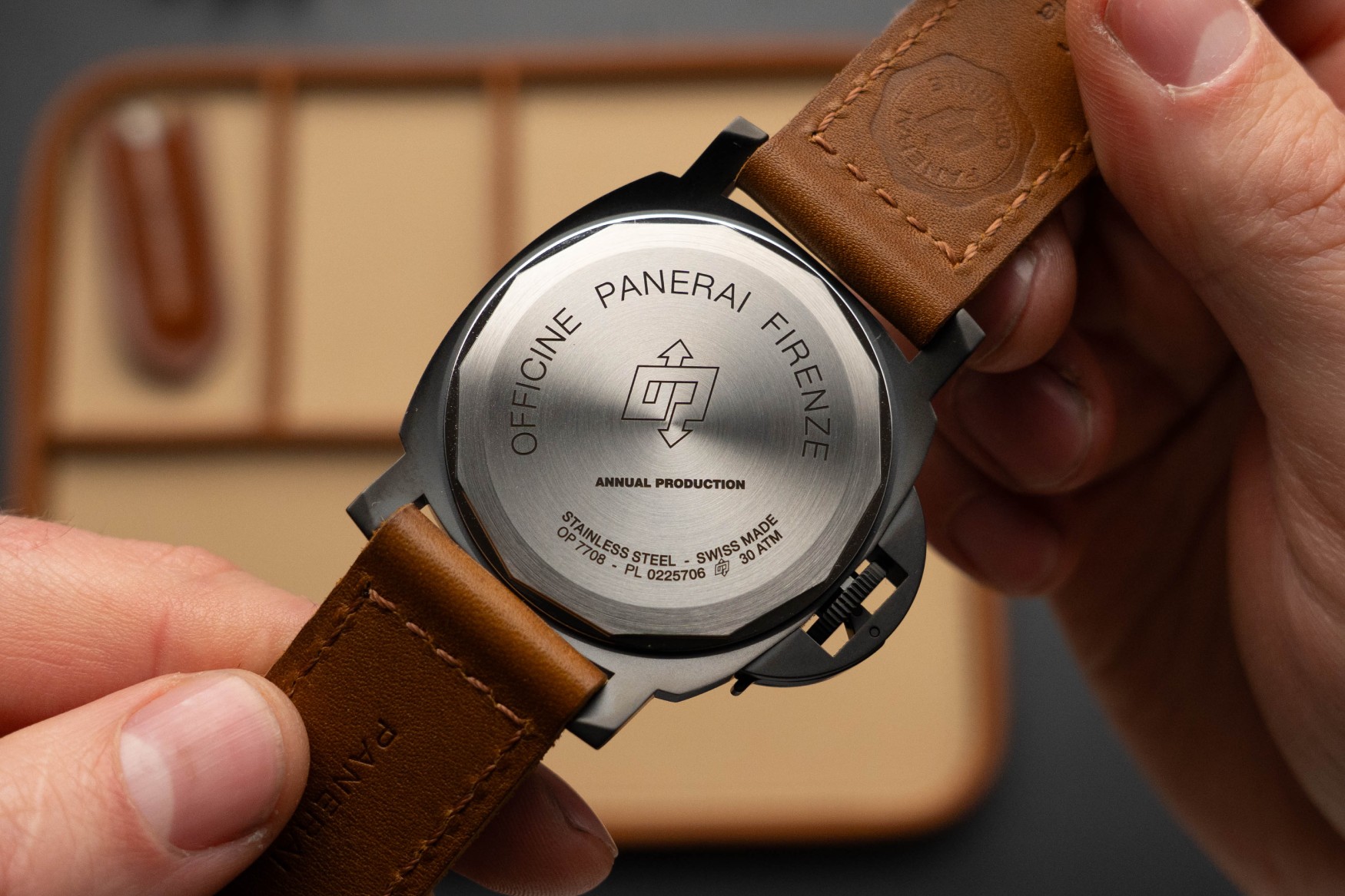 Panerai luminor Marina Militare PAM05218 caseback