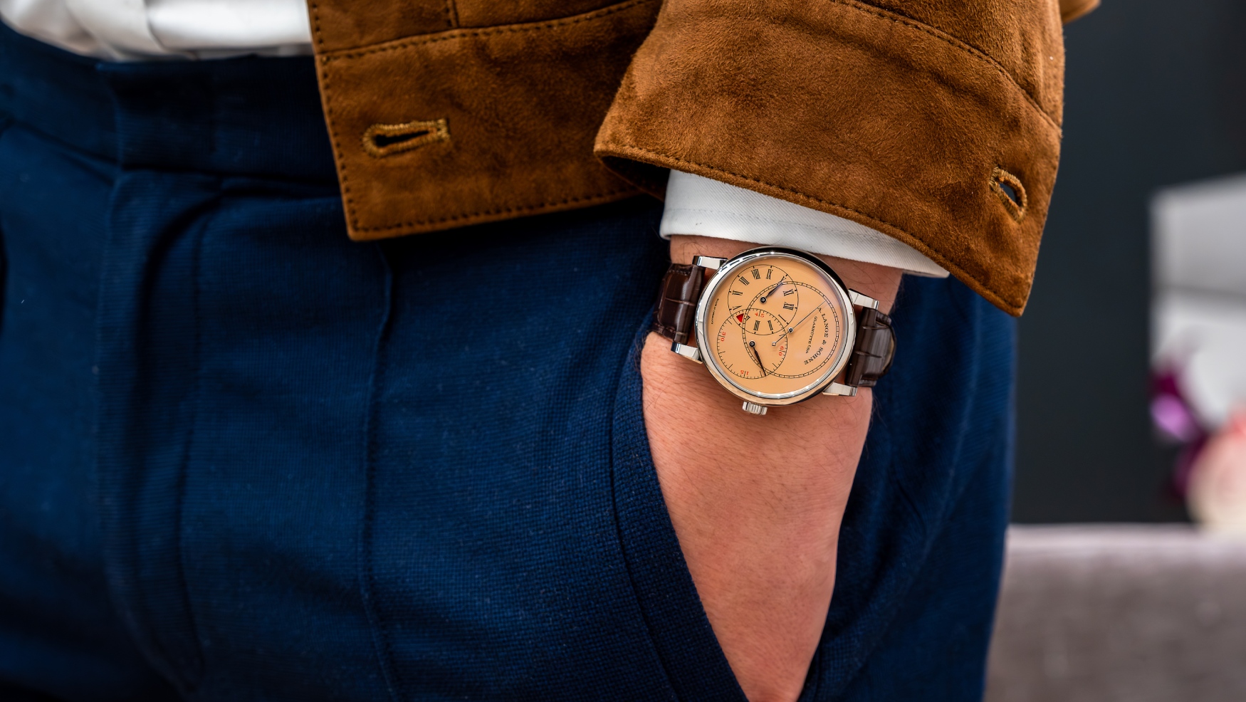 The developing plot revealed bit by bit