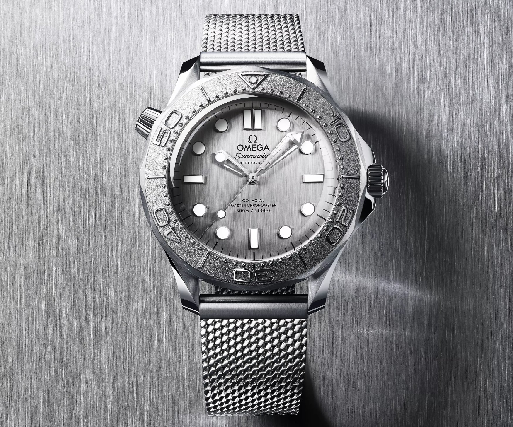 omega seamaster diver 300m silver mesh
