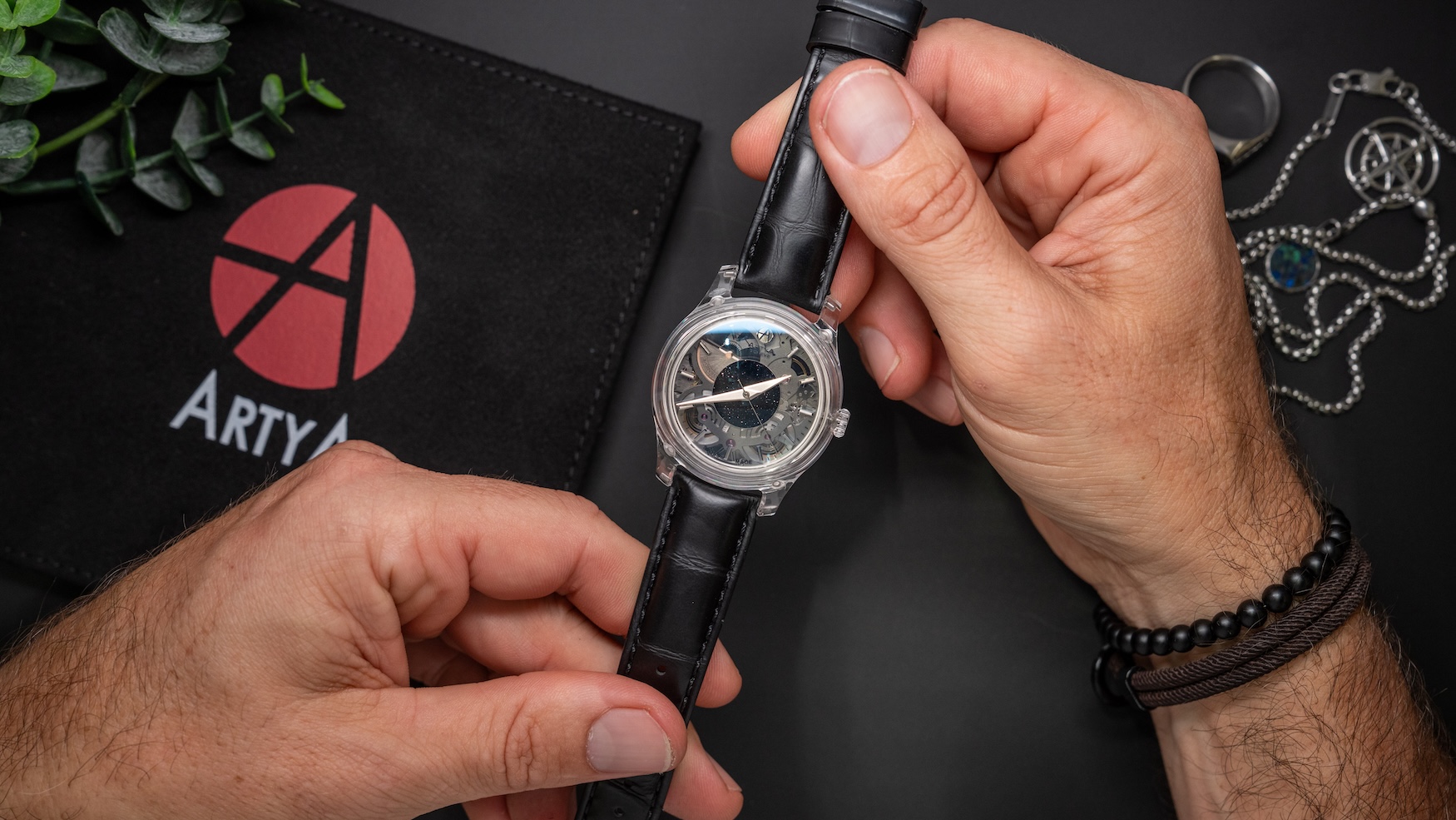 This new ArtyA Luminity Wavy debuts a new AMR-02 calibre