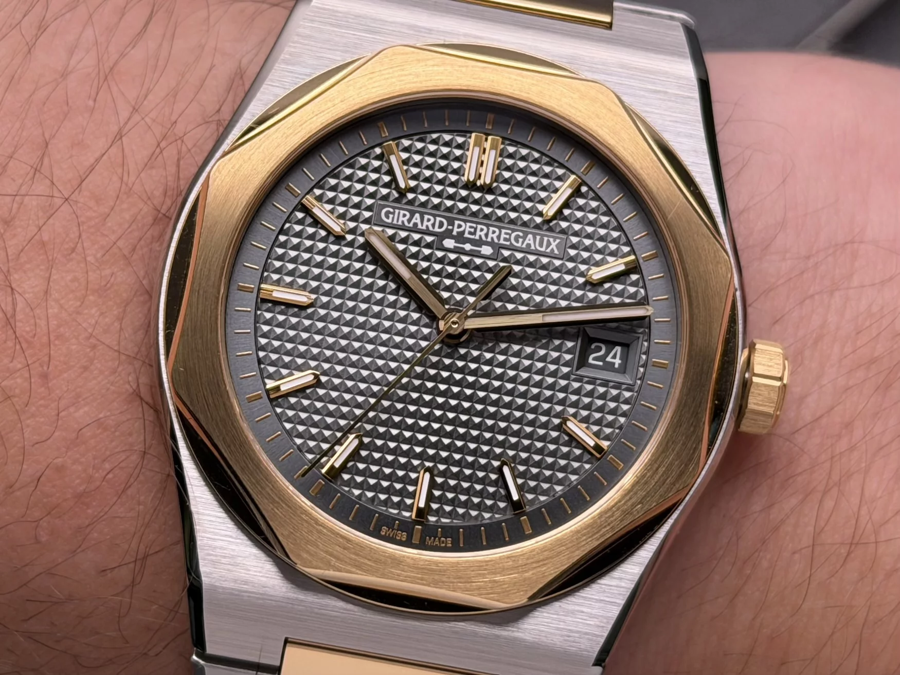 ☆Girard Perregaux☆ ジラール・ペルゴ Richeville 自動巻  GIRARD-PERREGAUX(ジラール・ペルゴ)｜力強くも美しい色使いに時計店