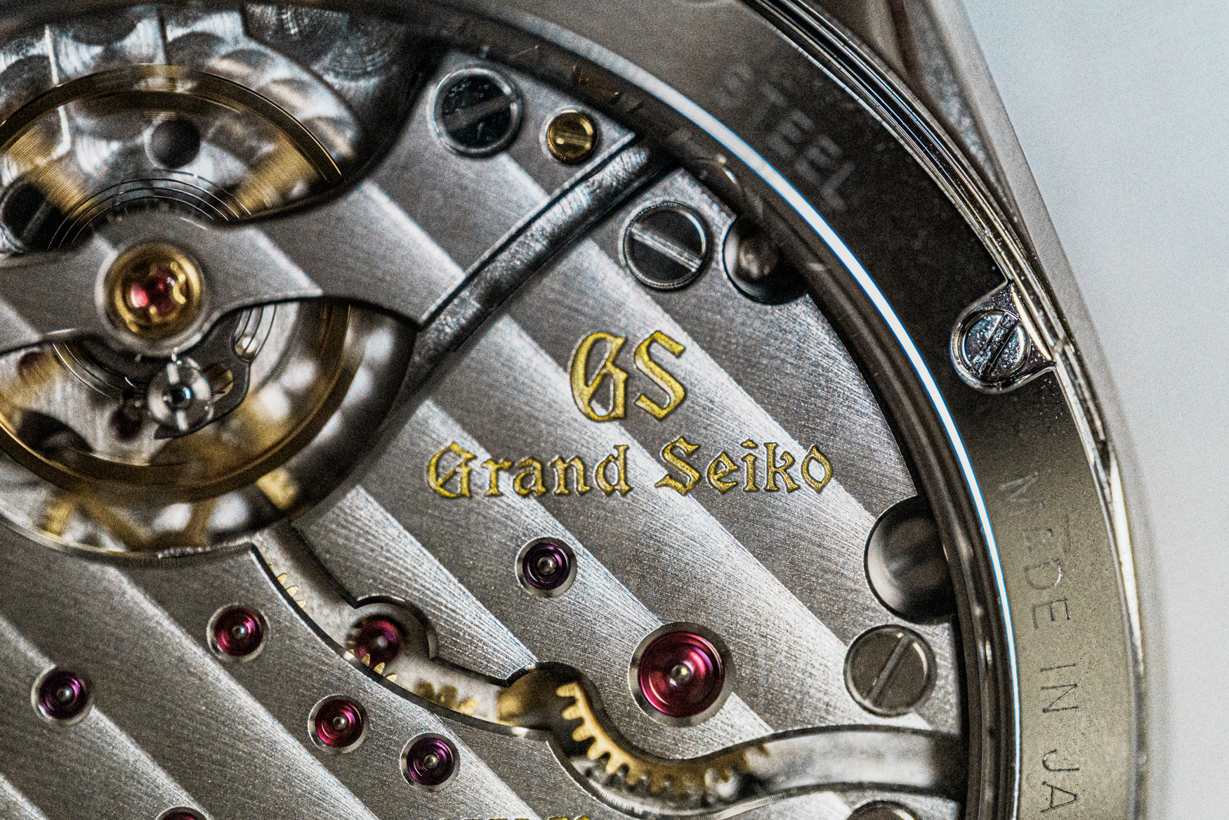 Mặt sau của Grand Seiko Evolution 9 SLGW007 3