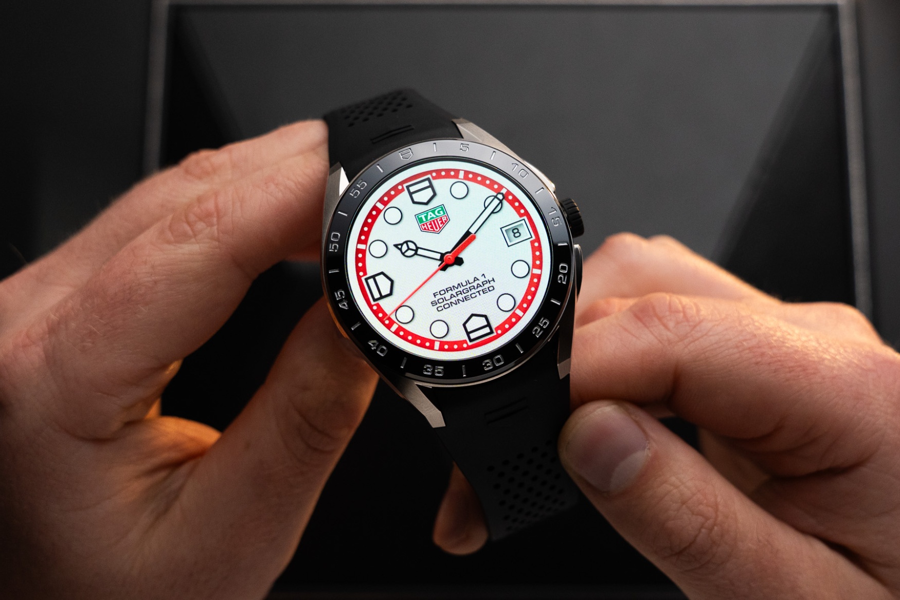 TAG Heuer Mặt số Solagraph Calibre E5 45mm được kết nối