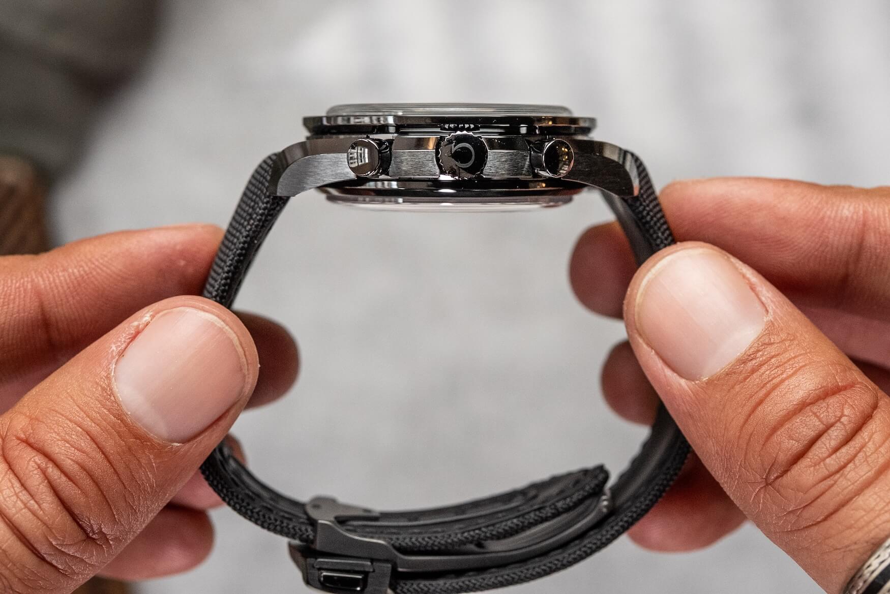 omega speedmaster mặt tối của mặt trăng mặt xám của mặt trăng 2025 43