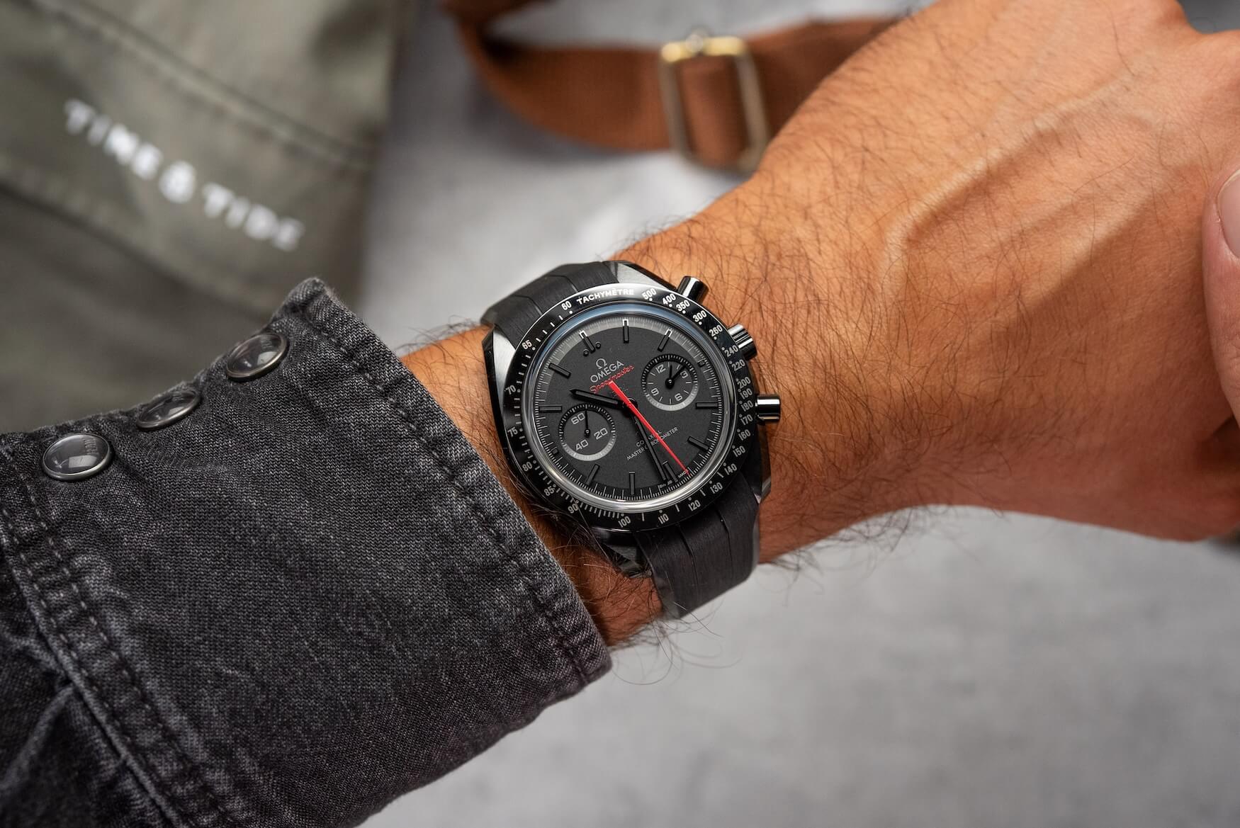 omega speedmaster mặt tối của mặt trăng mặt xám của mặt trăng 2025 49