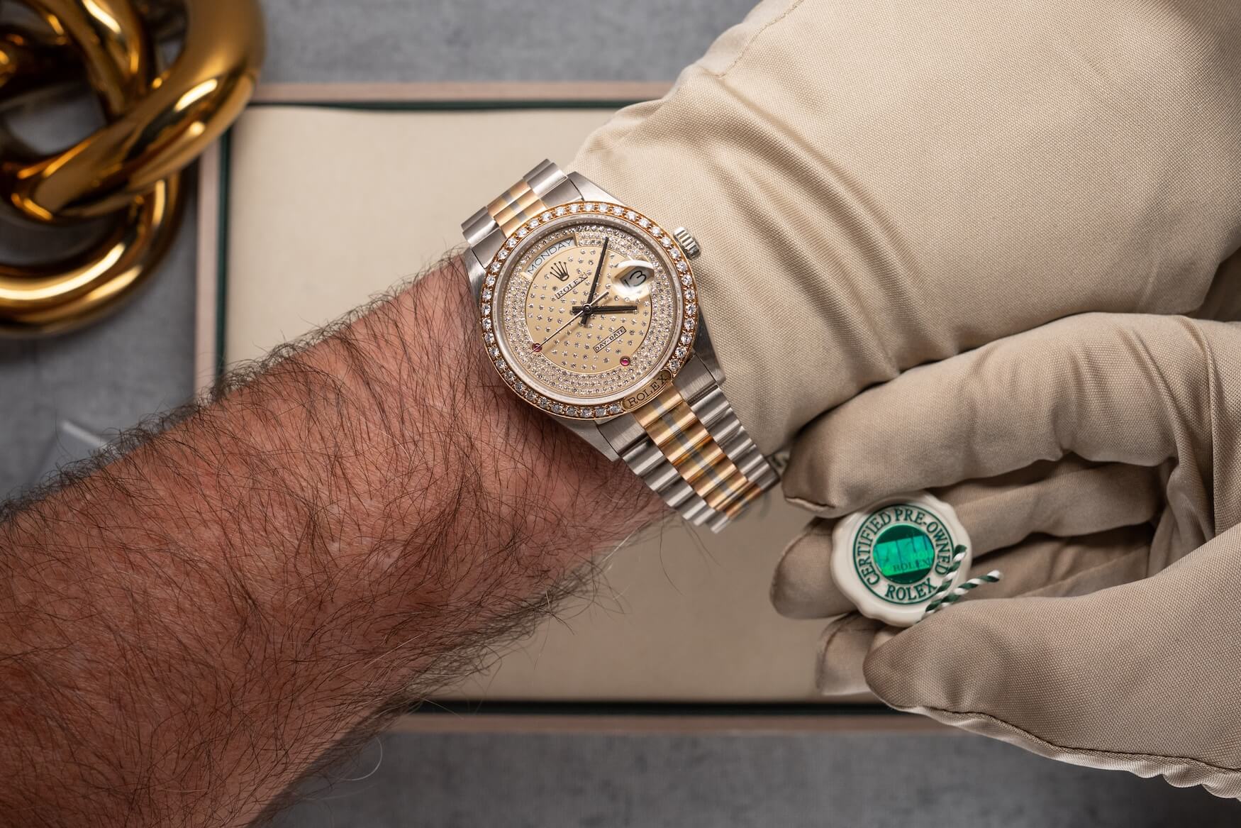 رولكس Day Date مخزون مملوك مسبقًا معتمد في دبي 34