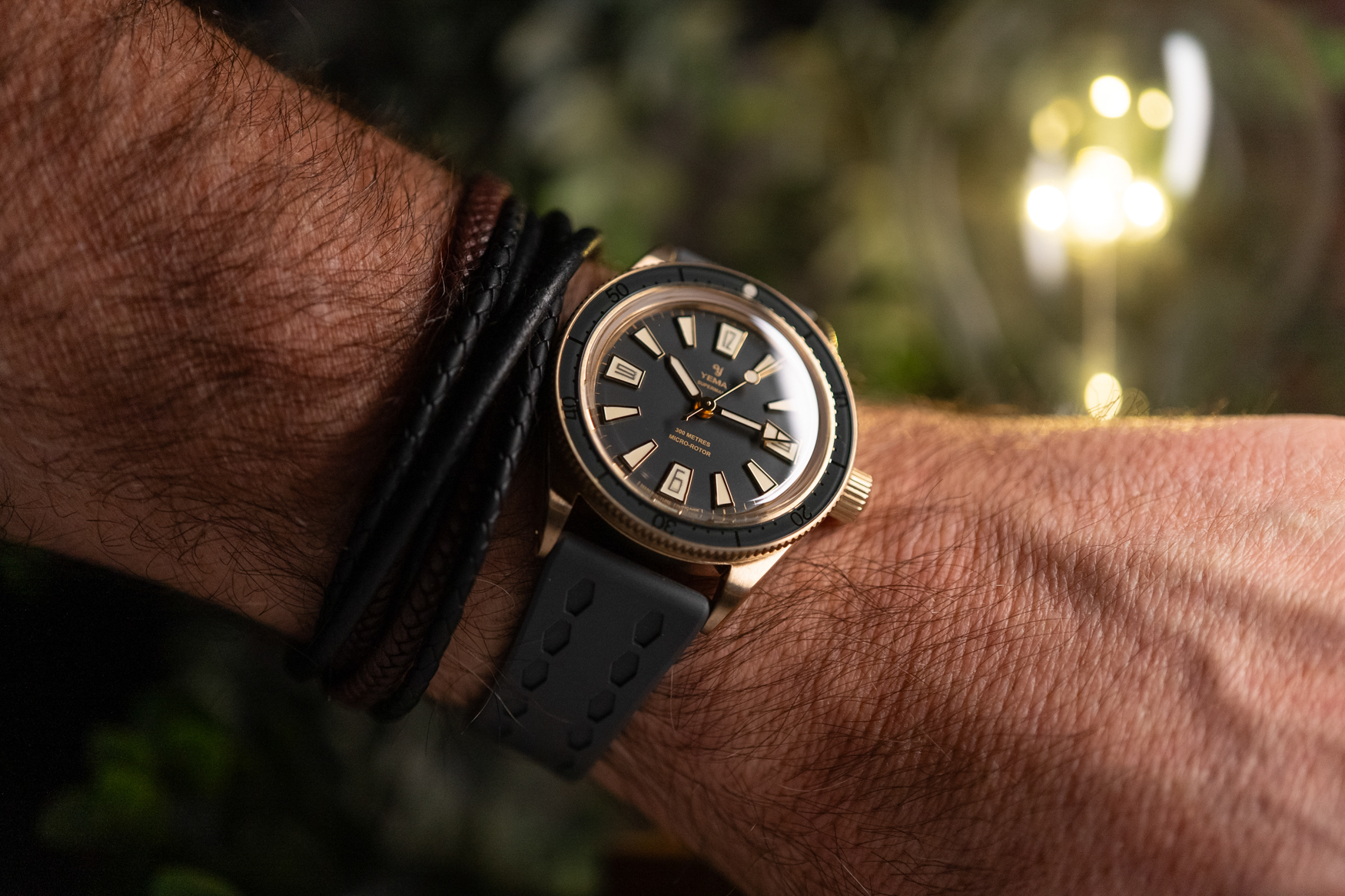 معصم Yema Skin Diver Slim باللون الأسود البرونزي