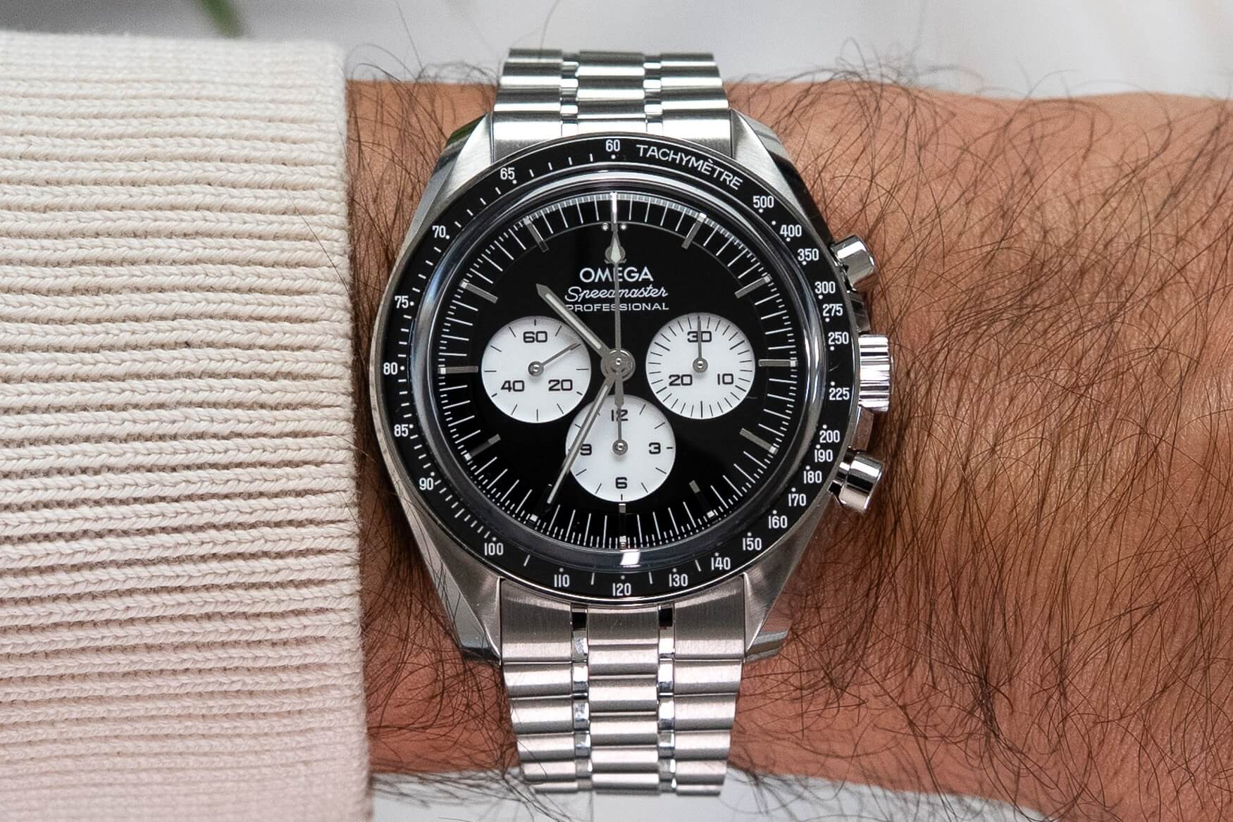 omega speedmaster moonwatch professional black and white 2026 7